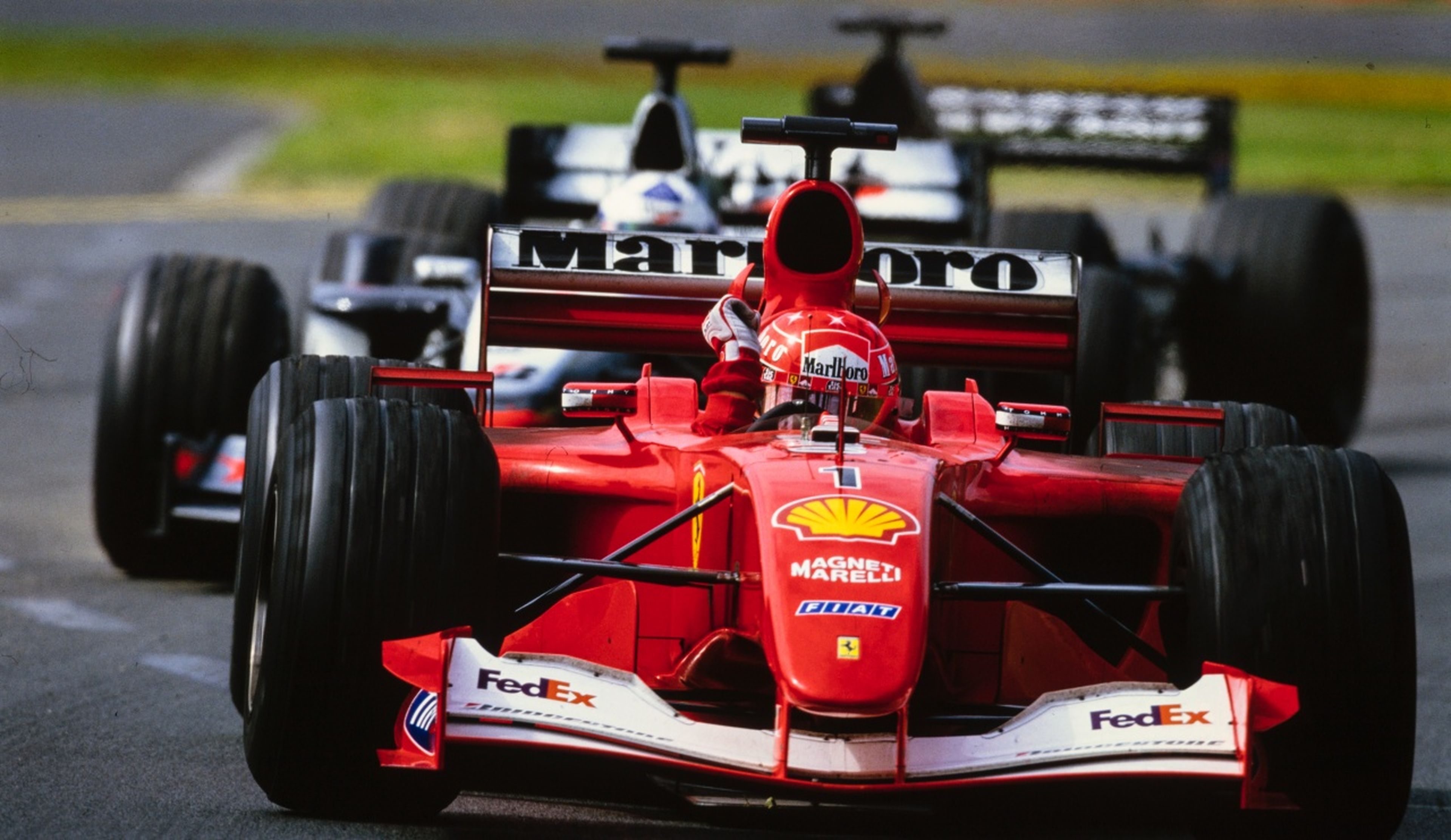 Michael Schumacher ganó el GP de Australia; Alonso aparece al fondo, doblado (12º)