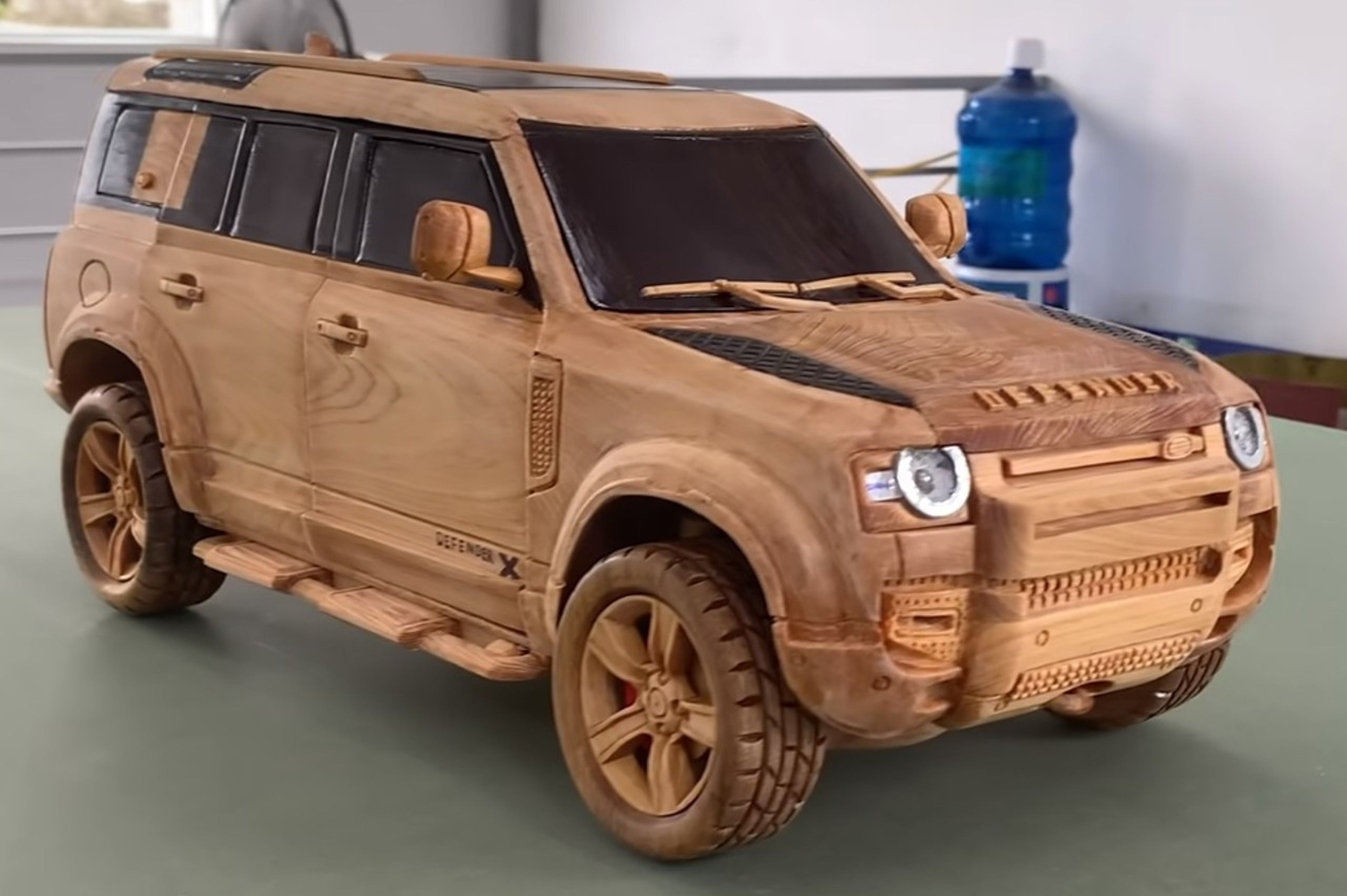 Land Rover Defender madera
