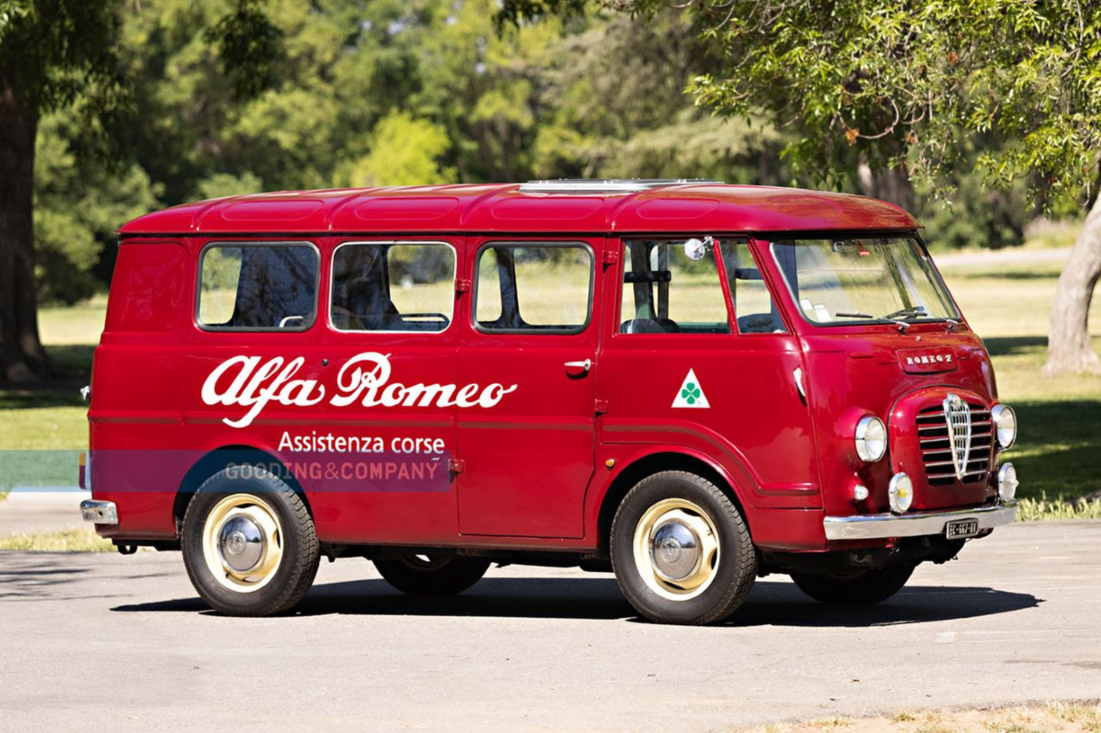 Minibús de Alfa Romeo