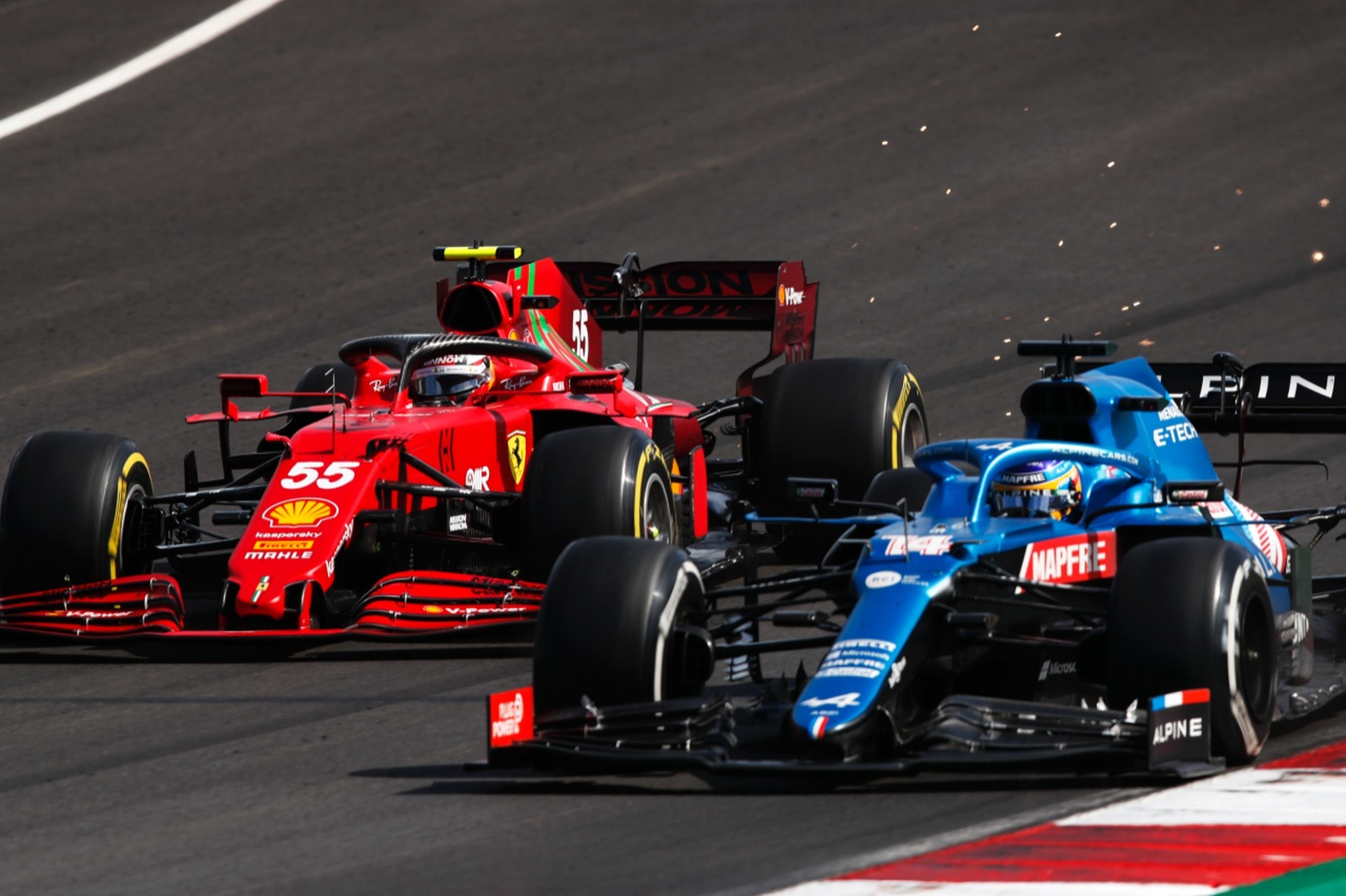 Alonso adelanta a Sainz al final de la carrera en Portugal