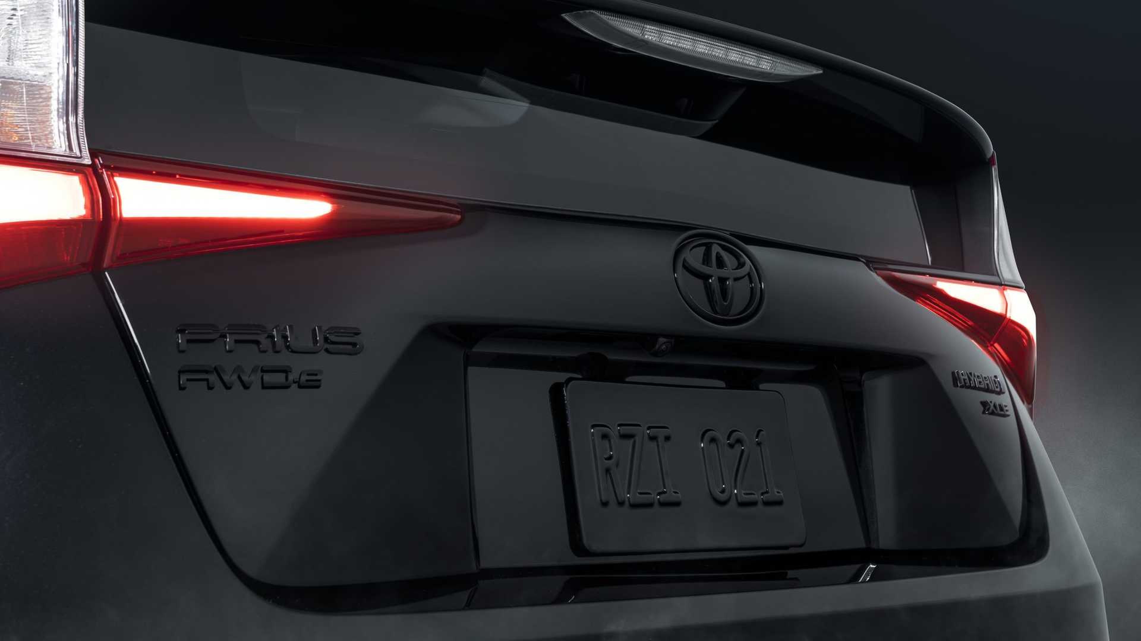 Toyota Prius Nightshade special edition vista trasera detalles