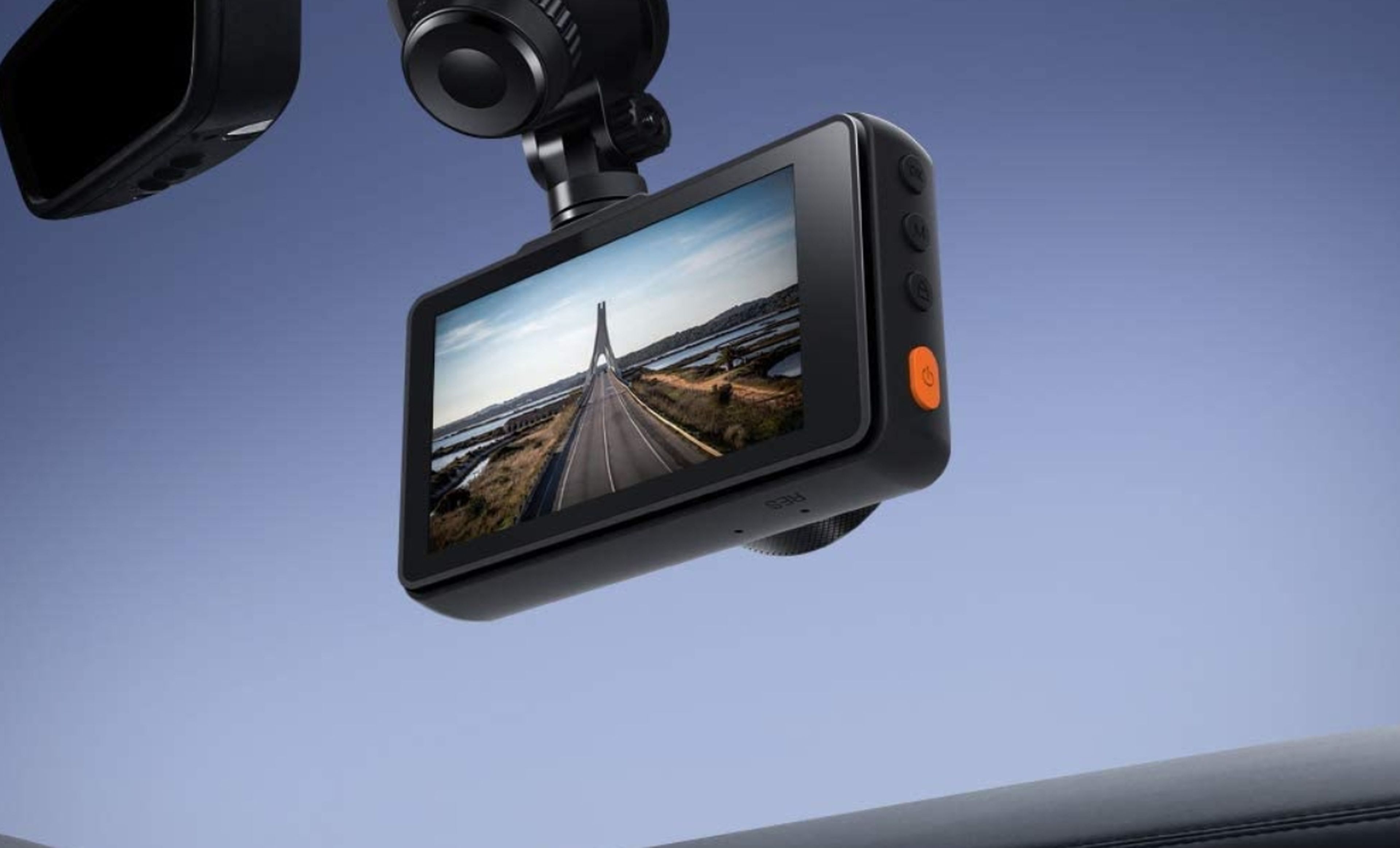 Aparca mejor con esta dashcam que además puede grabar accidentes y que  cuesta sólo 35 euros
