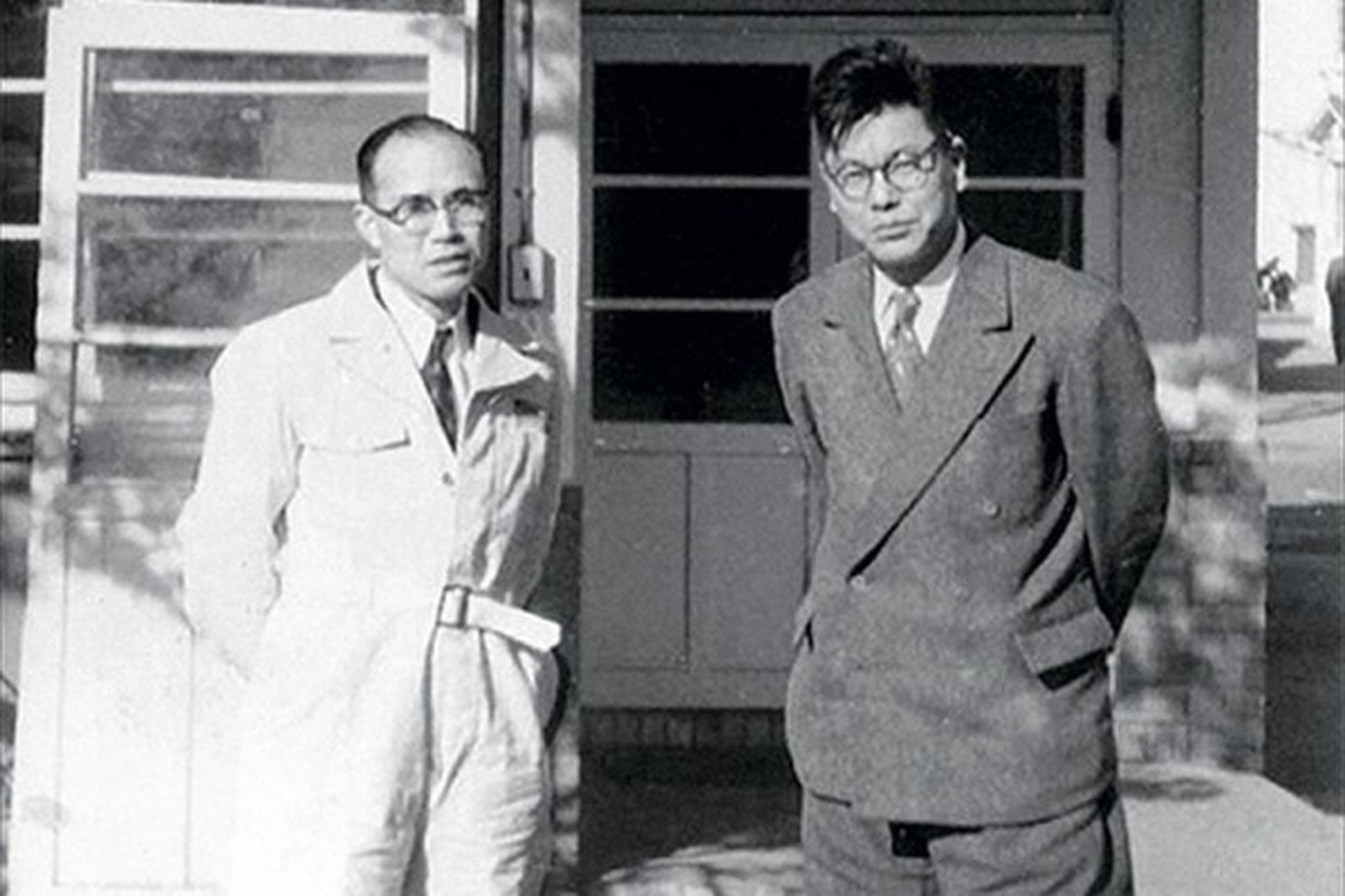 Soichiro Honda, fundador de Honda Technical Research Institute, y Takeo Fujisawa, director ejecutivo de Honda desde 1949.