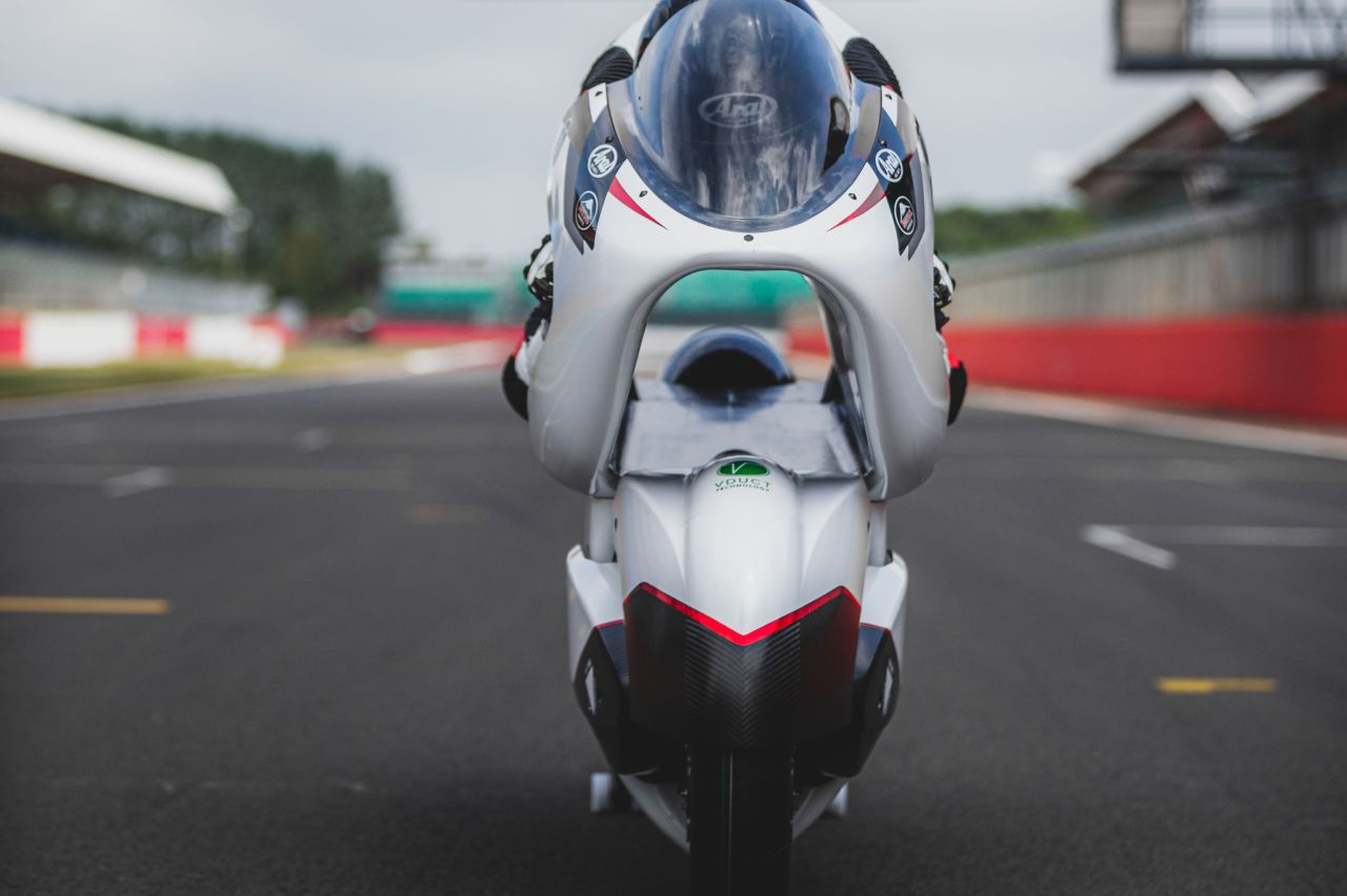 White WMC250EV, la moto eléctrica revolucionaria que alcanzará los 410 km/h