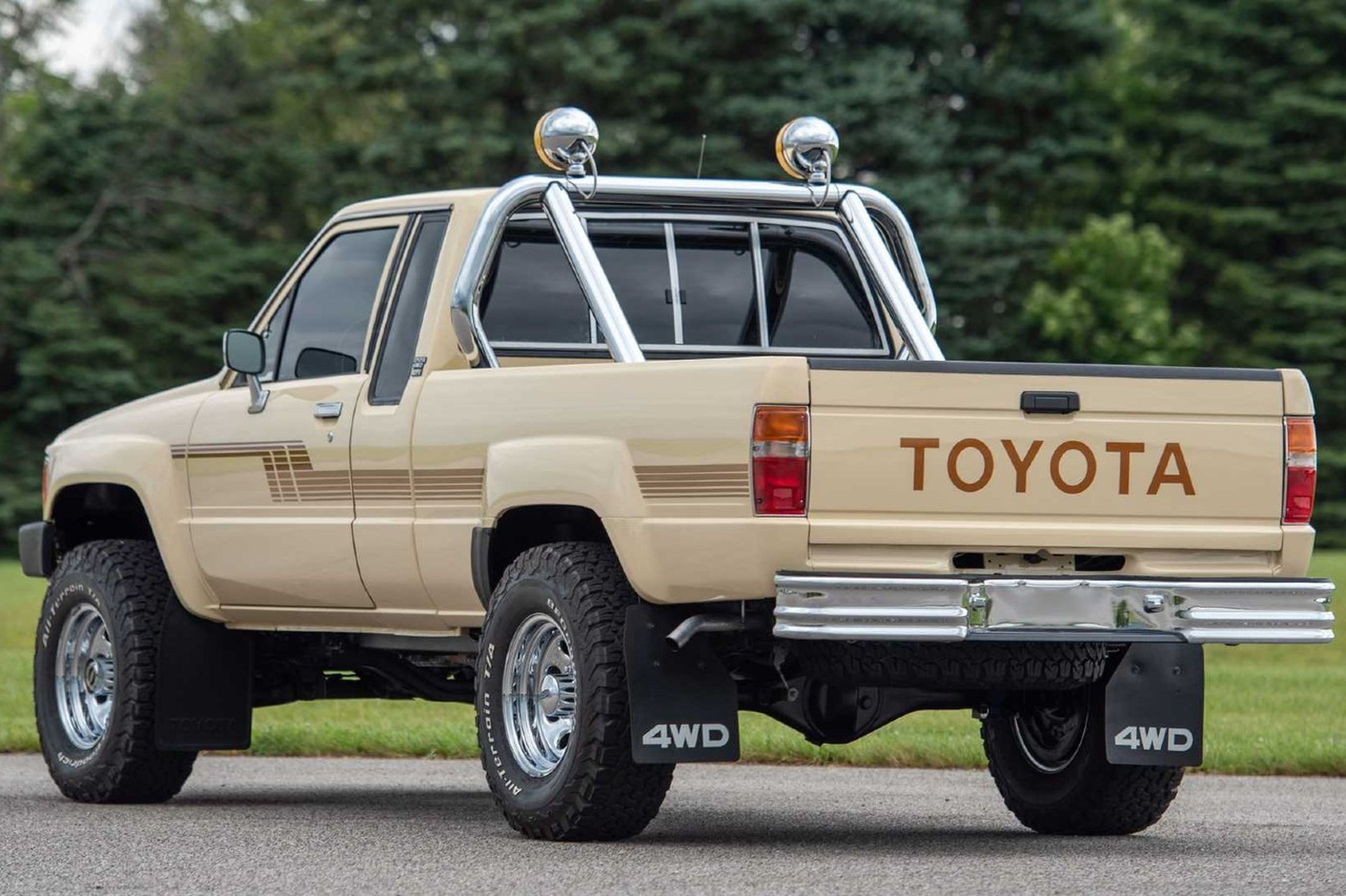 Sale a subasta un Toyota Xtracab 4x4 de 1986