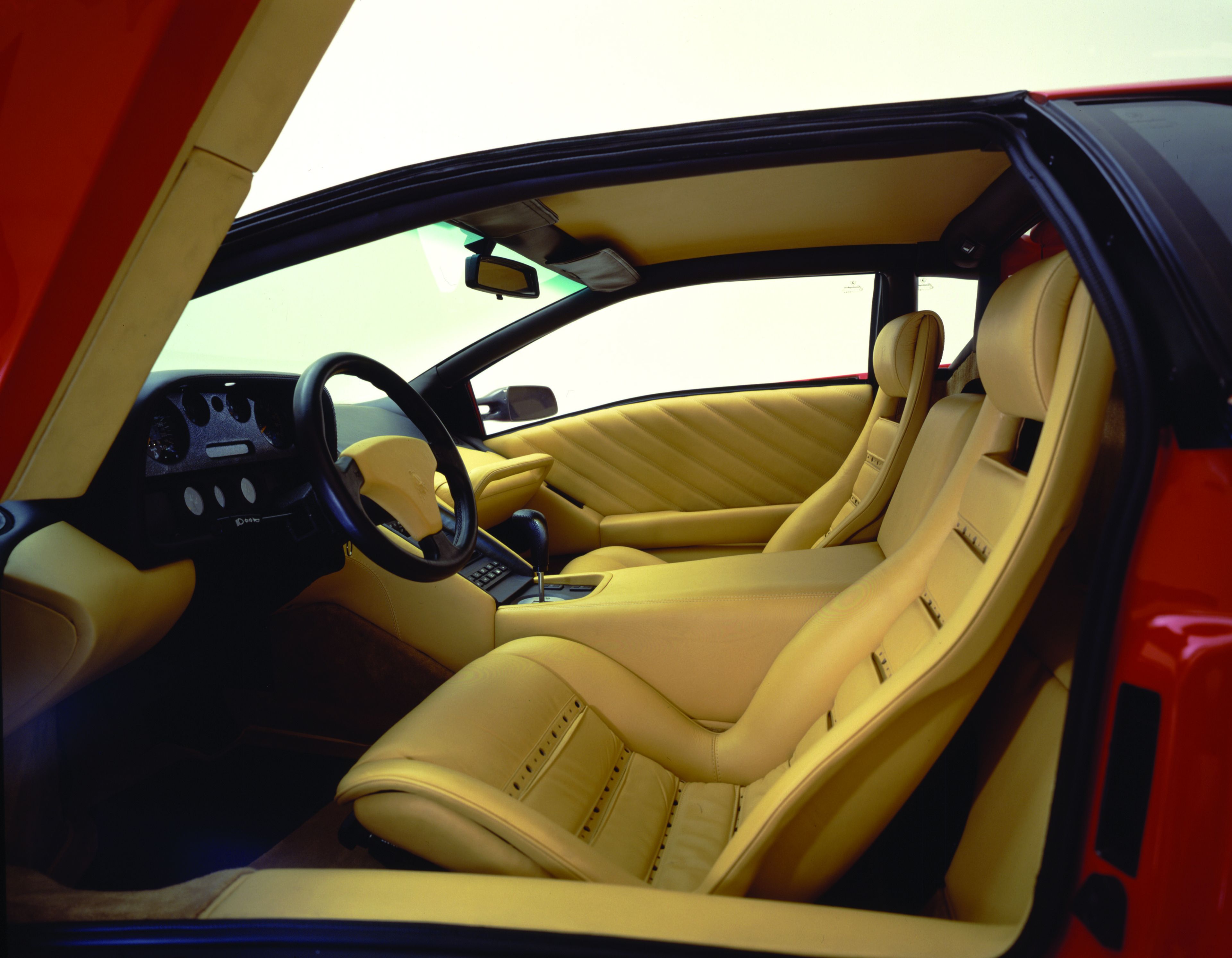 Viejas glorias: Lamborghini Diablo interior