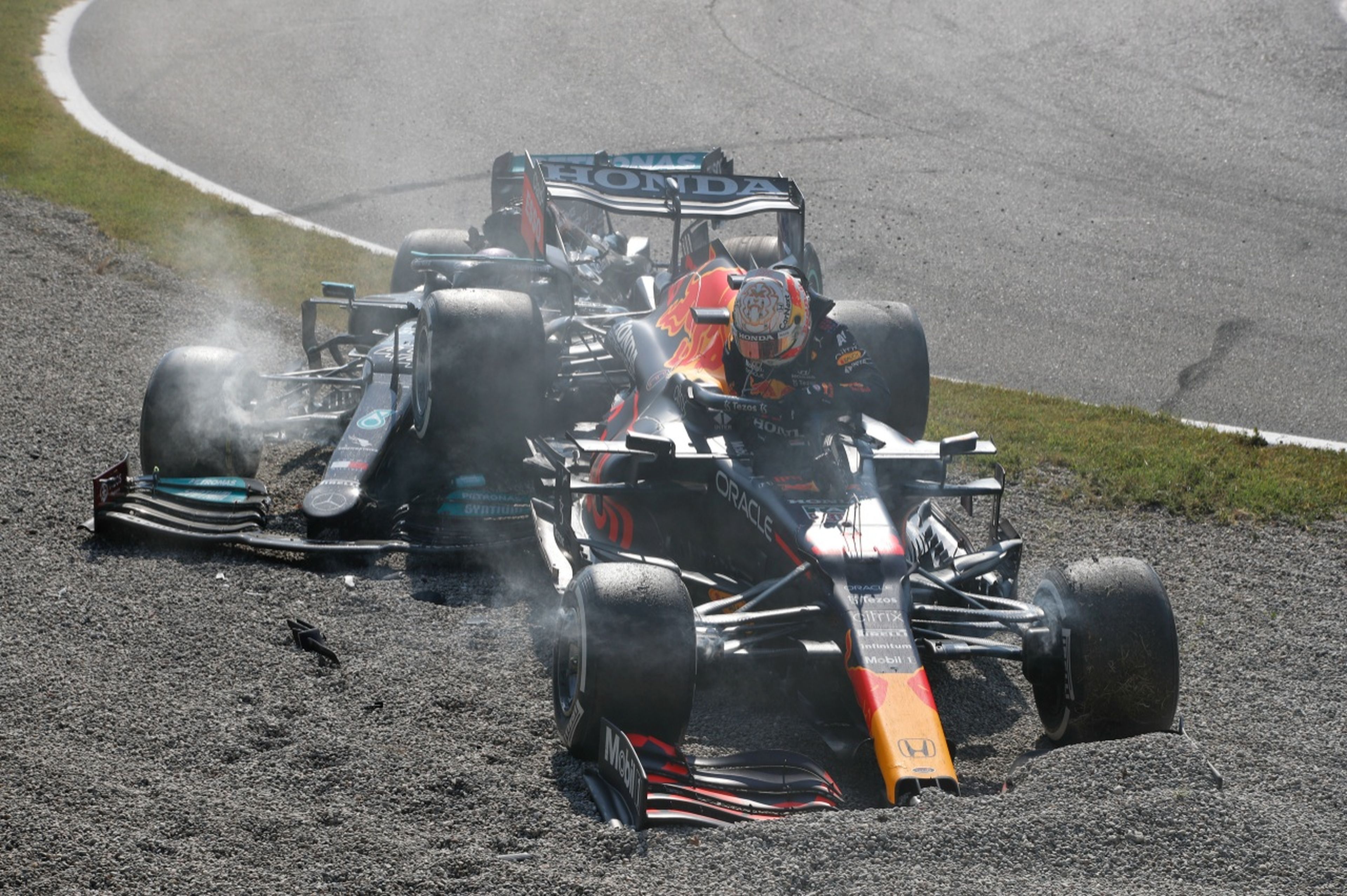 Accidente Verstappen y Hamilton en Monza