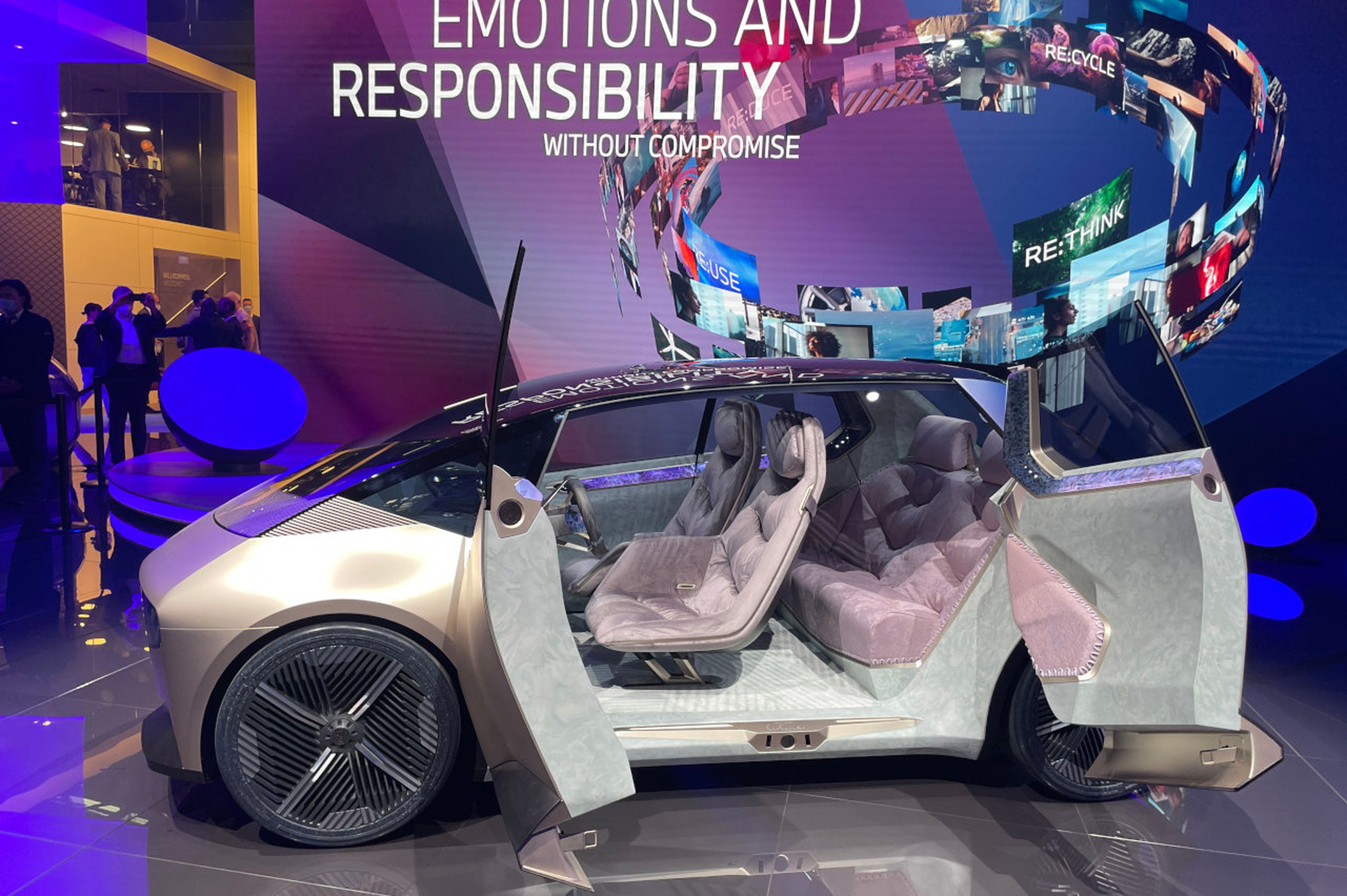 BMW Vision Circular, concept y coche laboratorio de la marca bávara visto en el IAA Múnich 2021.