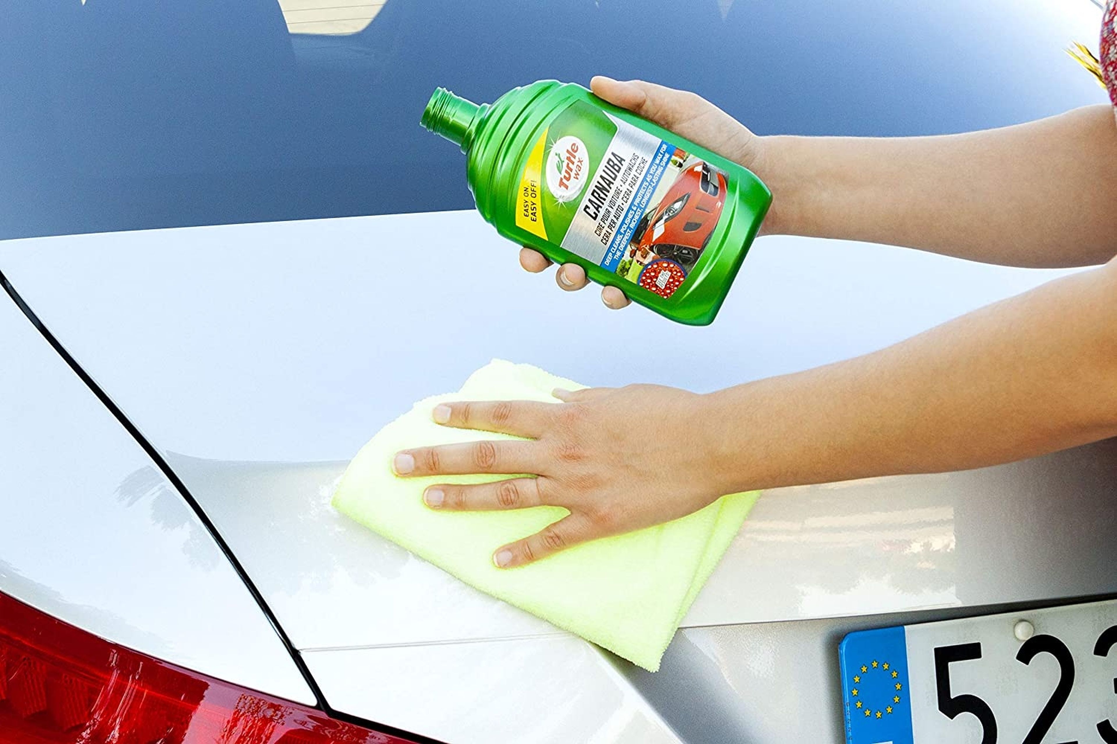 Esta cera repelente es ideal para mantener tu coche limpio durante