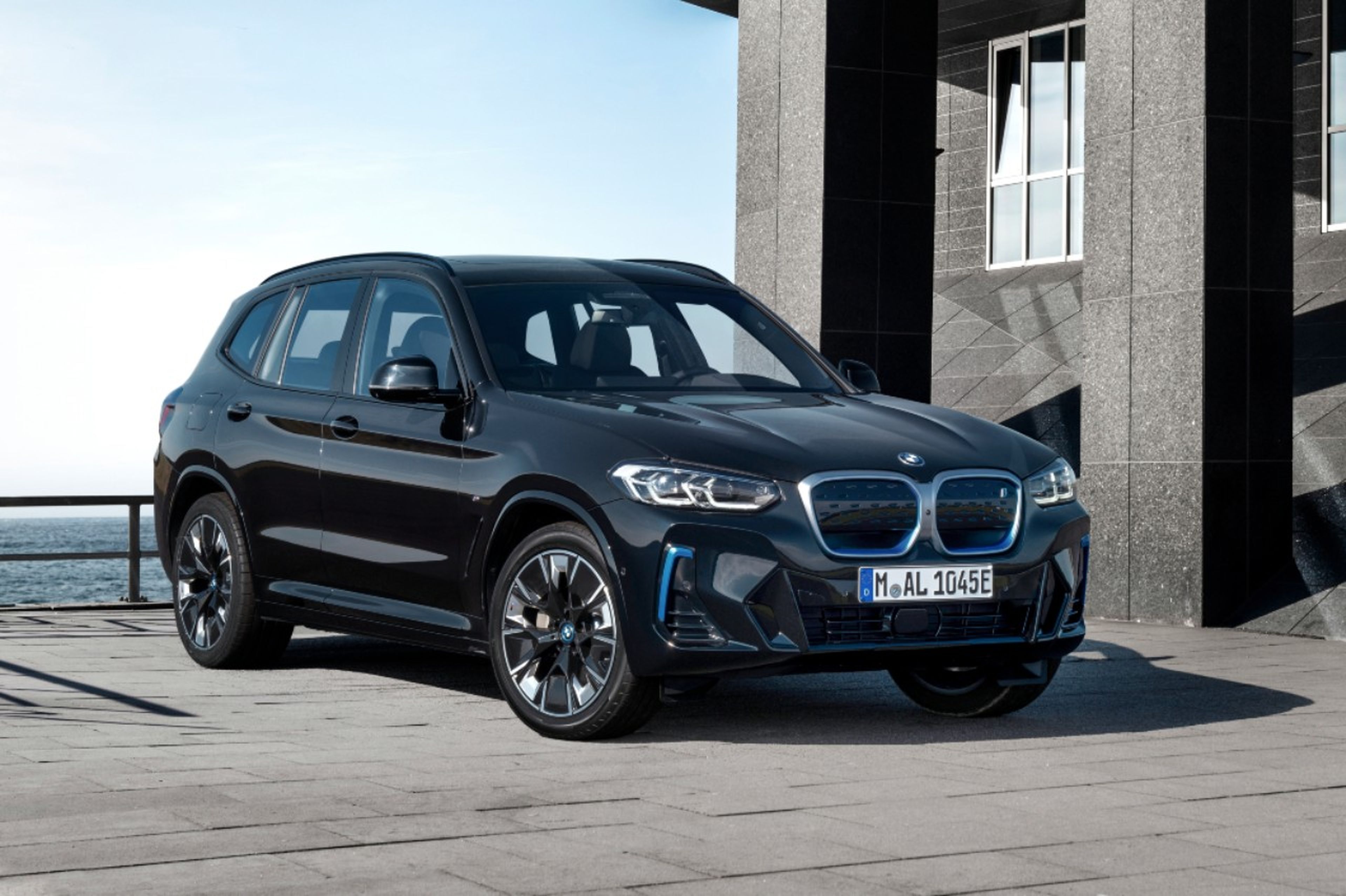 El nuevo BMW iX3 ya tiene precio en España