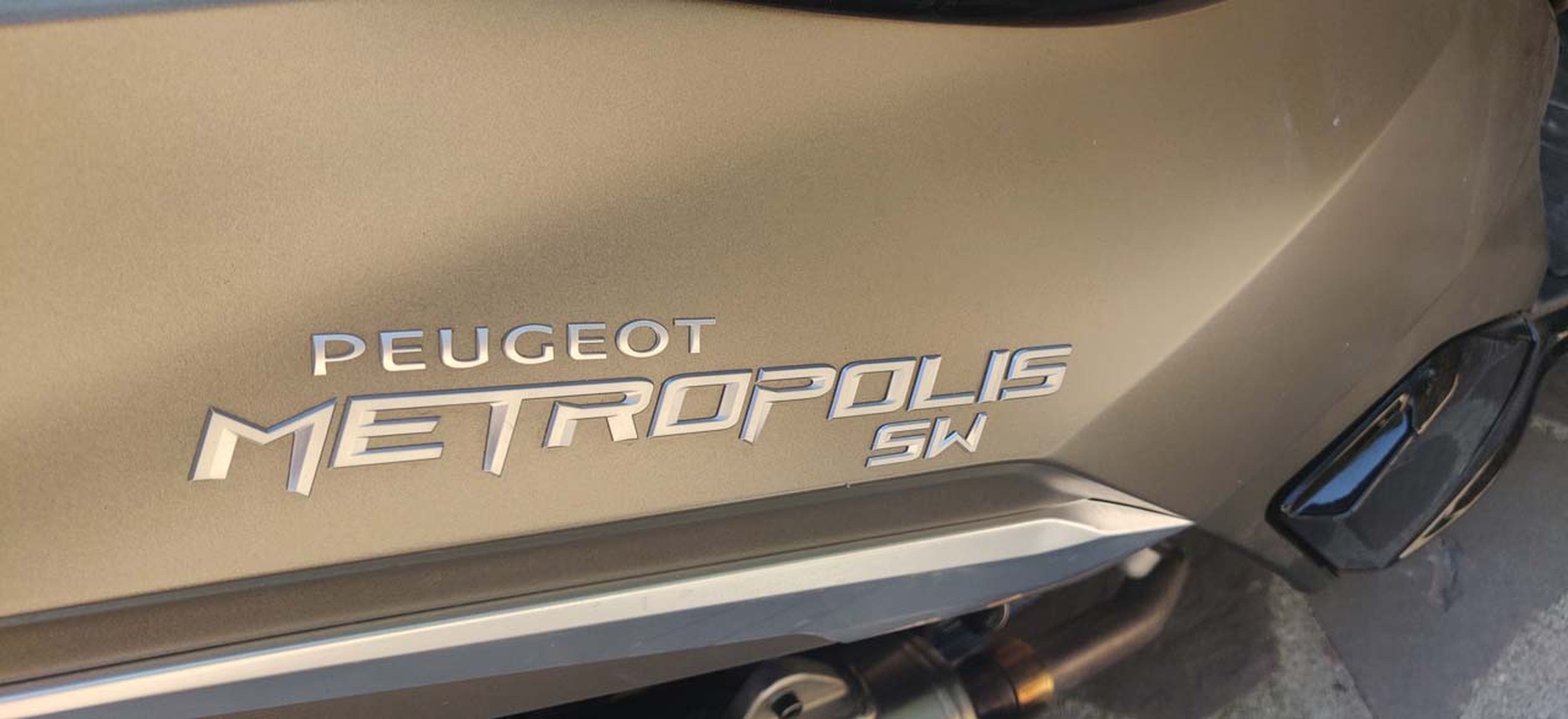 Prueba Peugeot Metropolis SW, 400 cc y mucho maletero