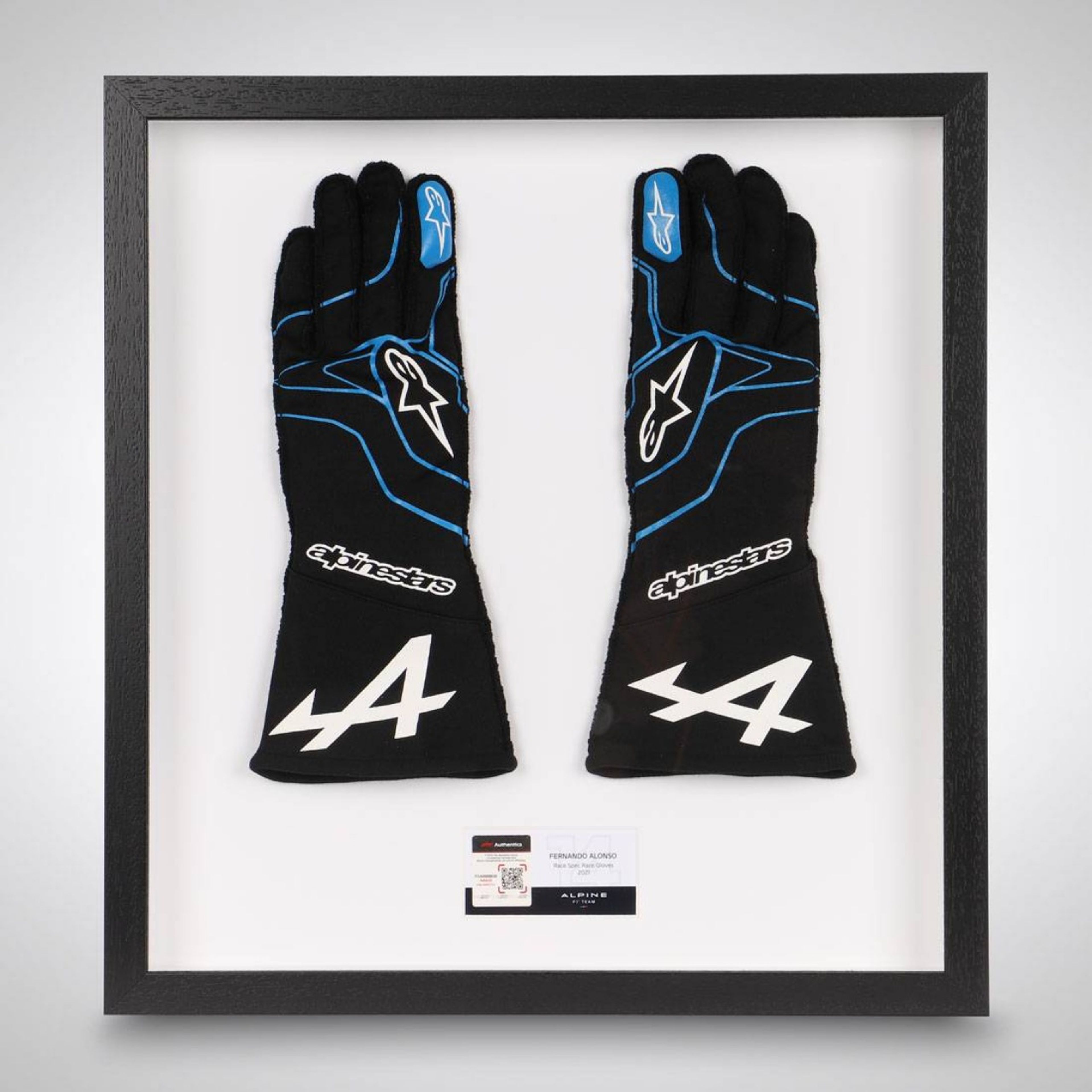 Estos son los guantes de Fernando Alonso... (sin usar). Cuestan 600,95€.