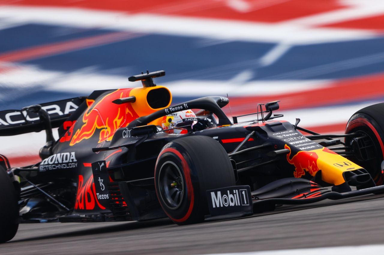 Pole Y Golpe Sobre La Mesa De Verstappen En Austin, Sainz 6º