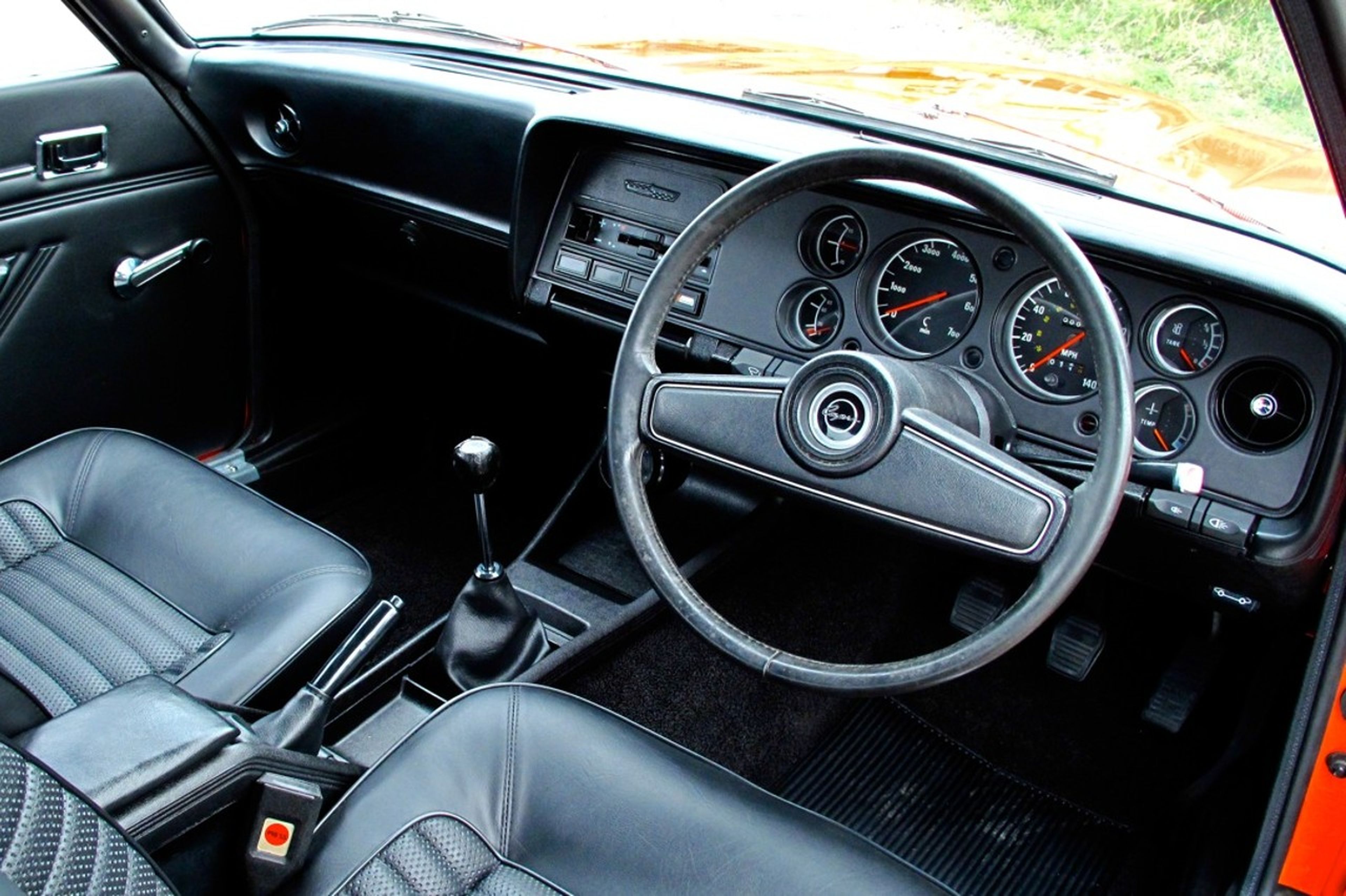 En 1972 apareció una versión V6 2.8 de 160 CV