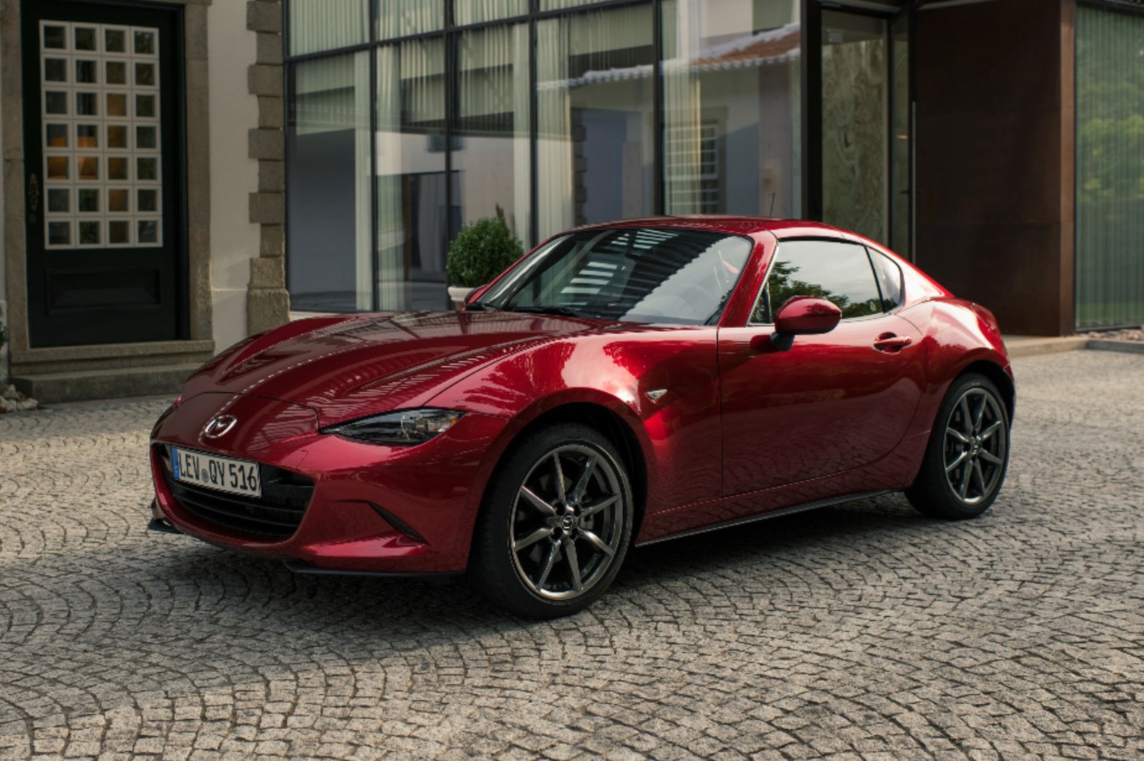 Mazda MX-5 2022: Características, precios y test de conducción