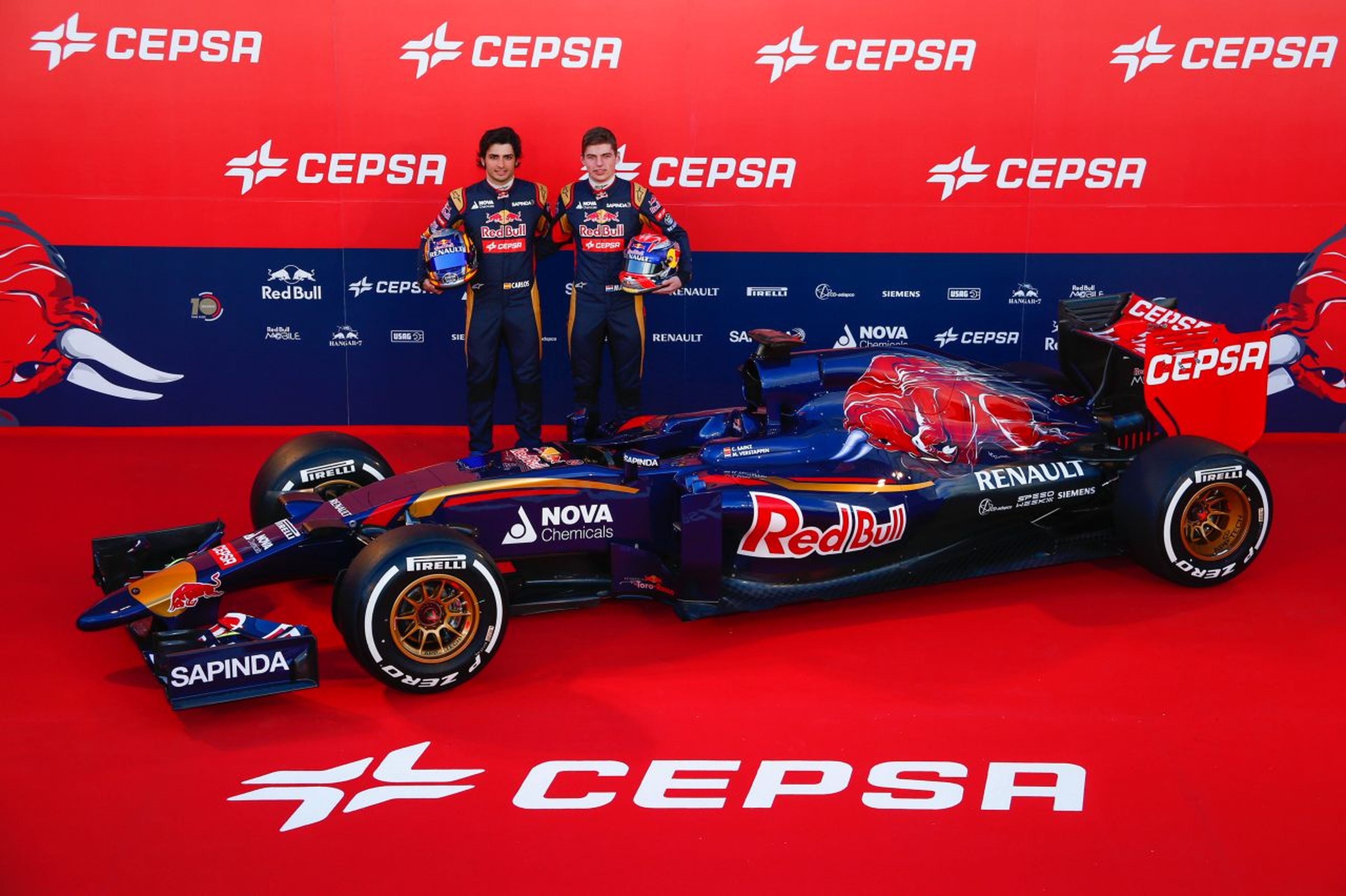 Presentación del equipo Toro Rosso en 2015