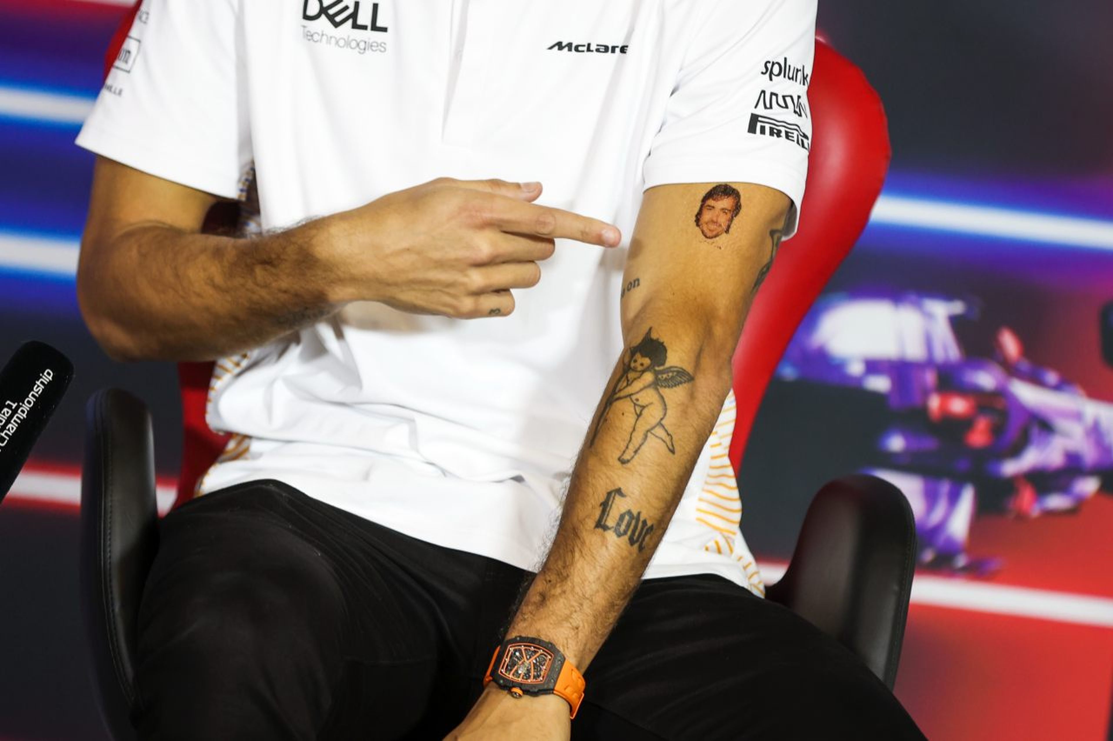 Ricciardo tatuaje cara alonso
