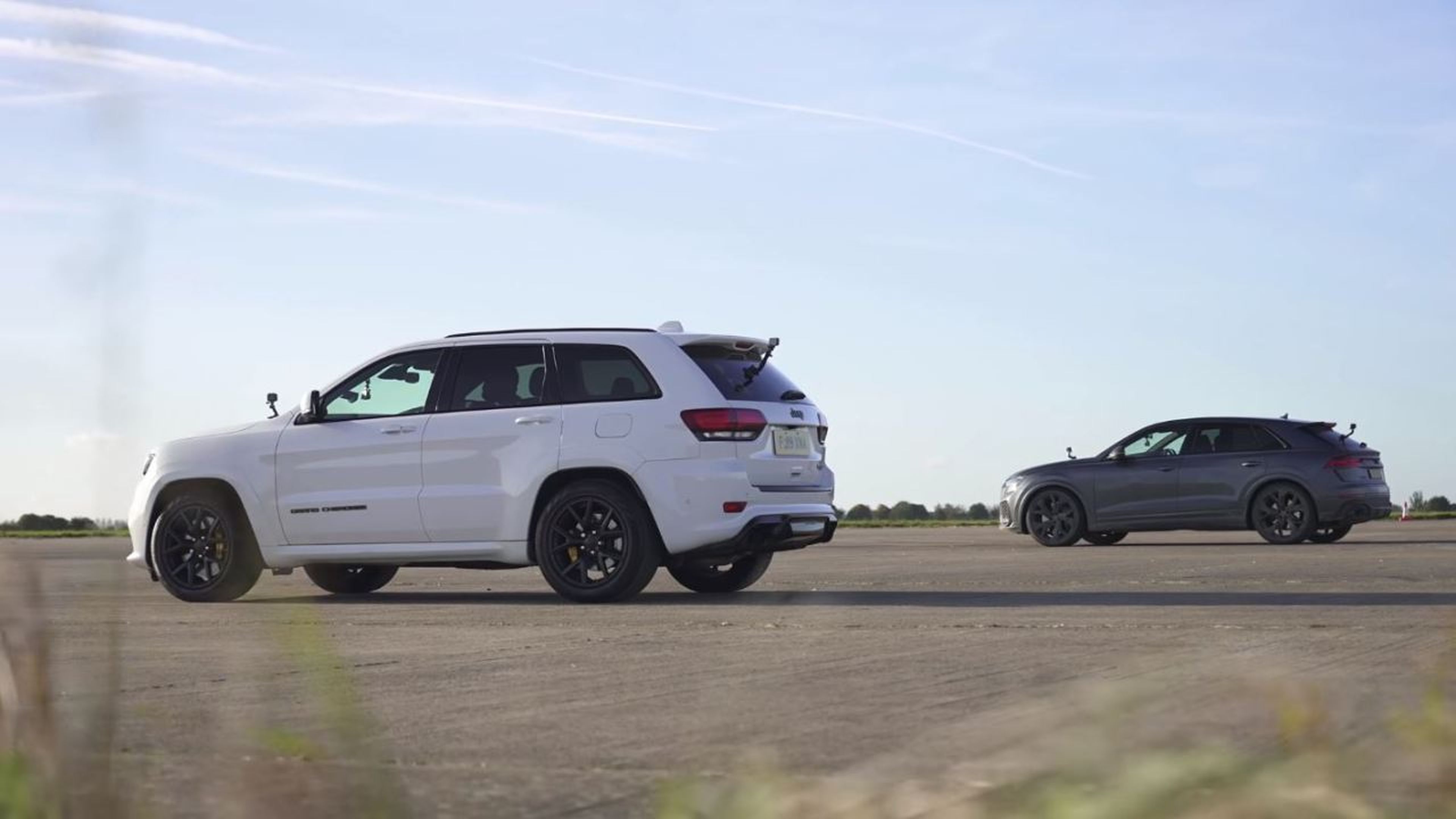 Audi RS Q8 vs Jeep Grand Cherokee Trackhawk