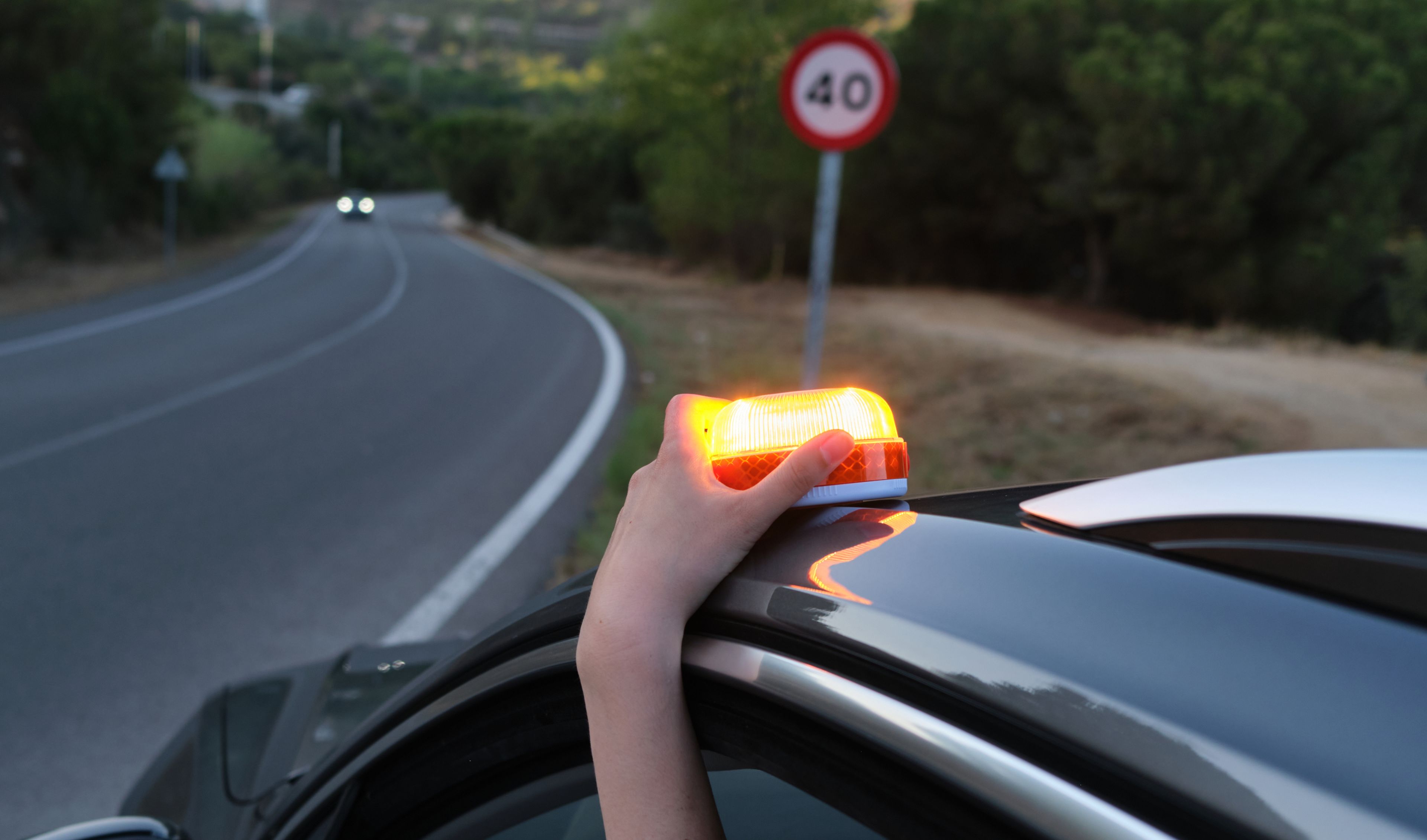 Luz de emergencia para coche V16: ¿cuál es mejor comprar? Consejos y  recomendaciones