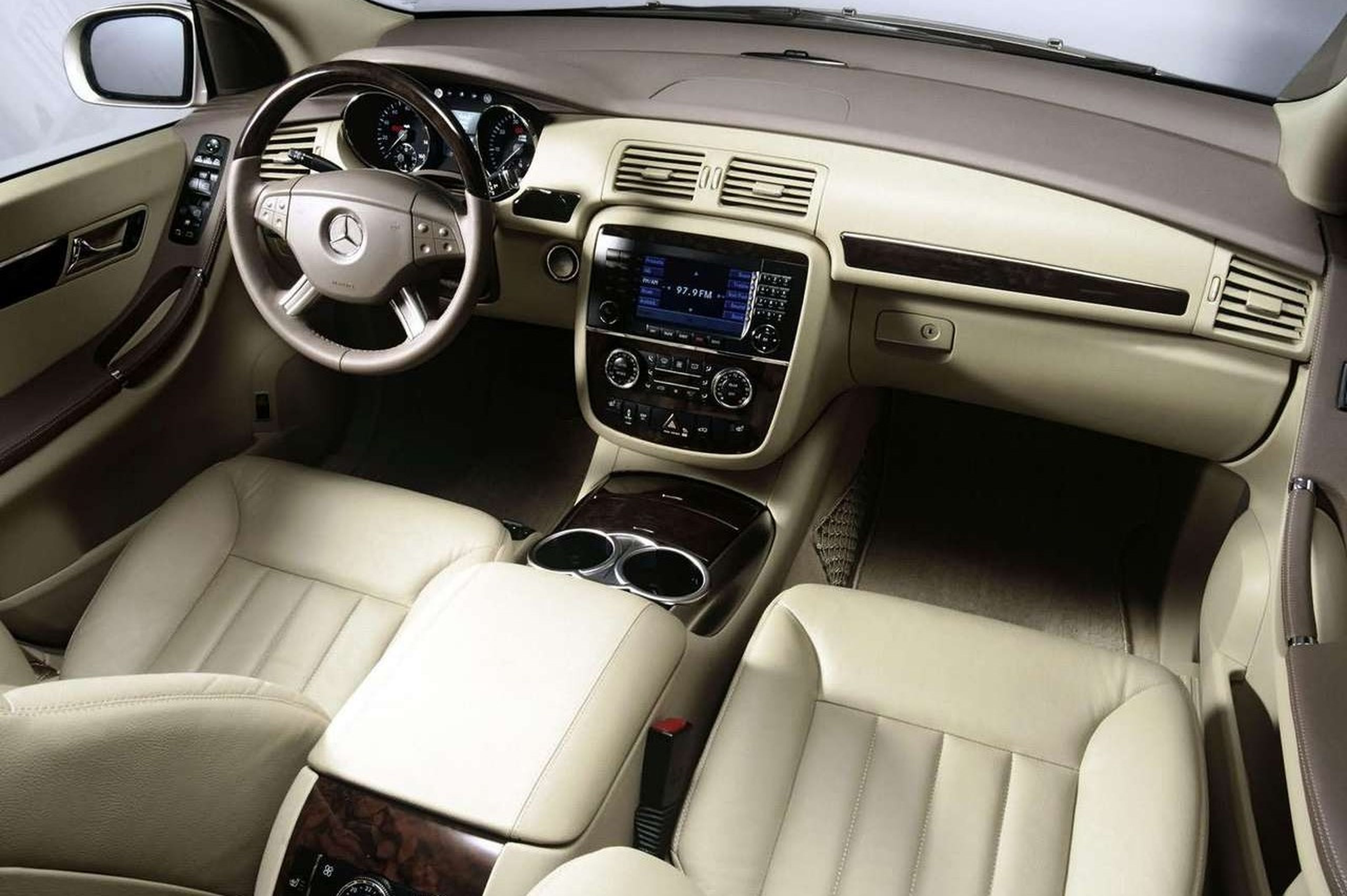El interior del Mercedes Clase R era muy amplio, cómodo y lujoso.