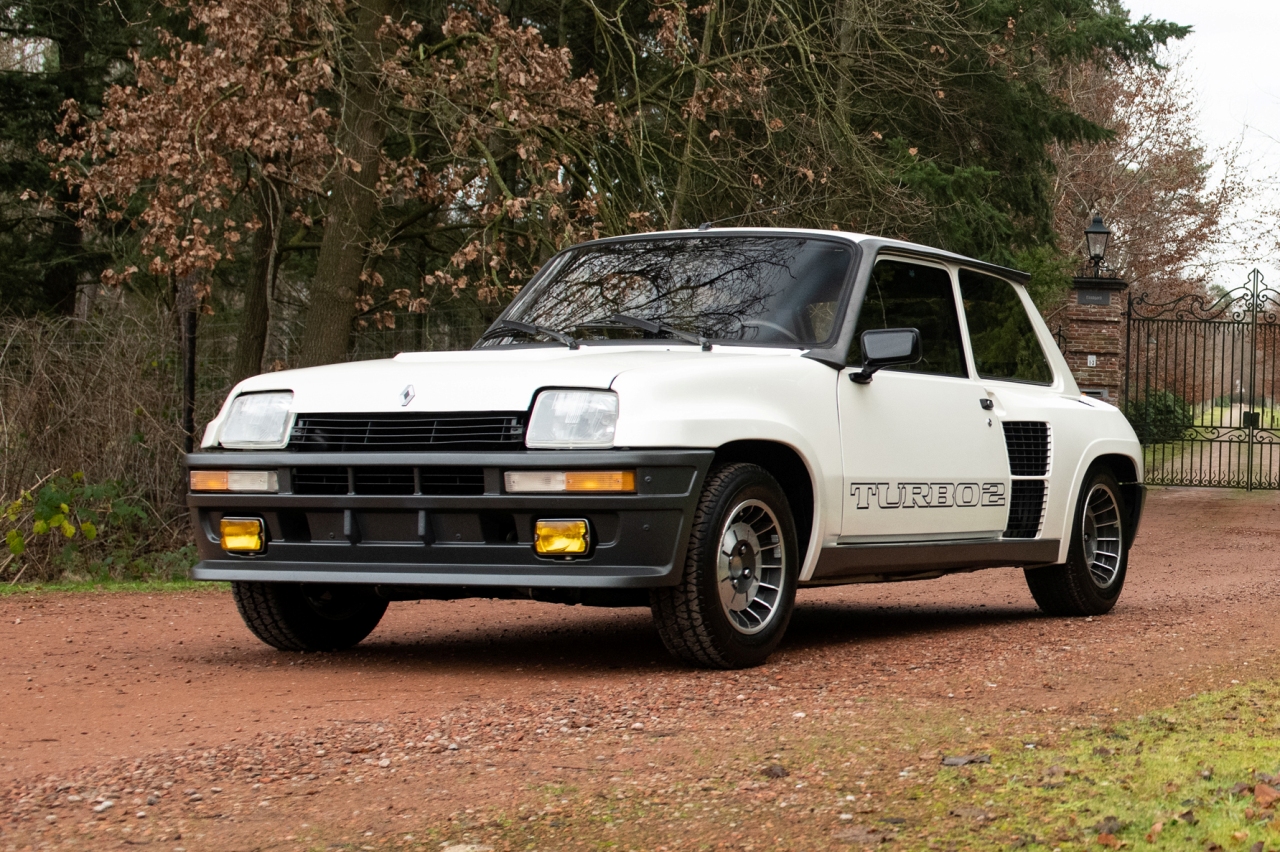Este Renault 5 Turbo 2 de 1983 con 7.835 kilómetros está a la venta | Auto Bild España