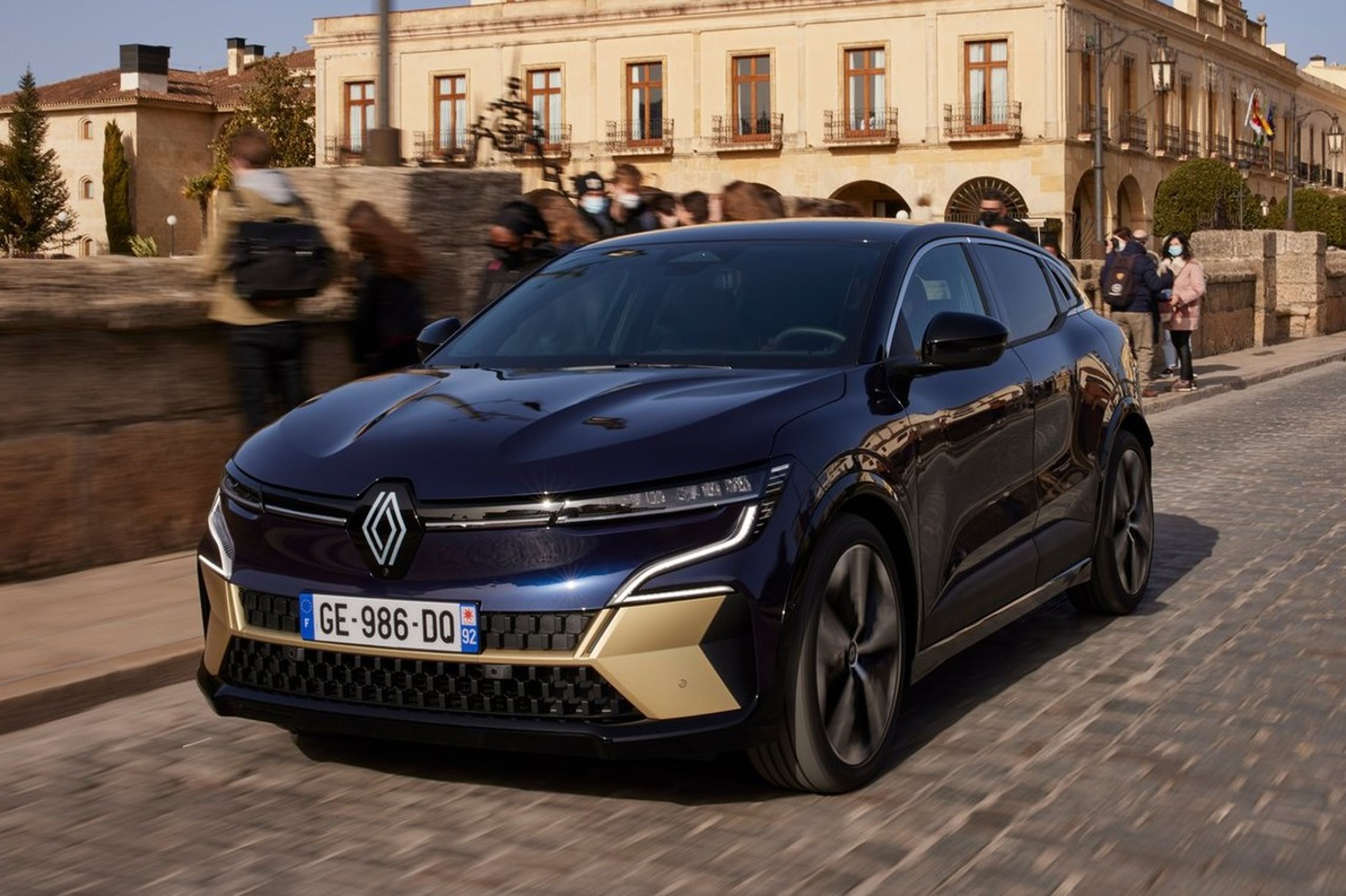 Tres retos que nadie cuenta y debe resolver el coche eléctrico