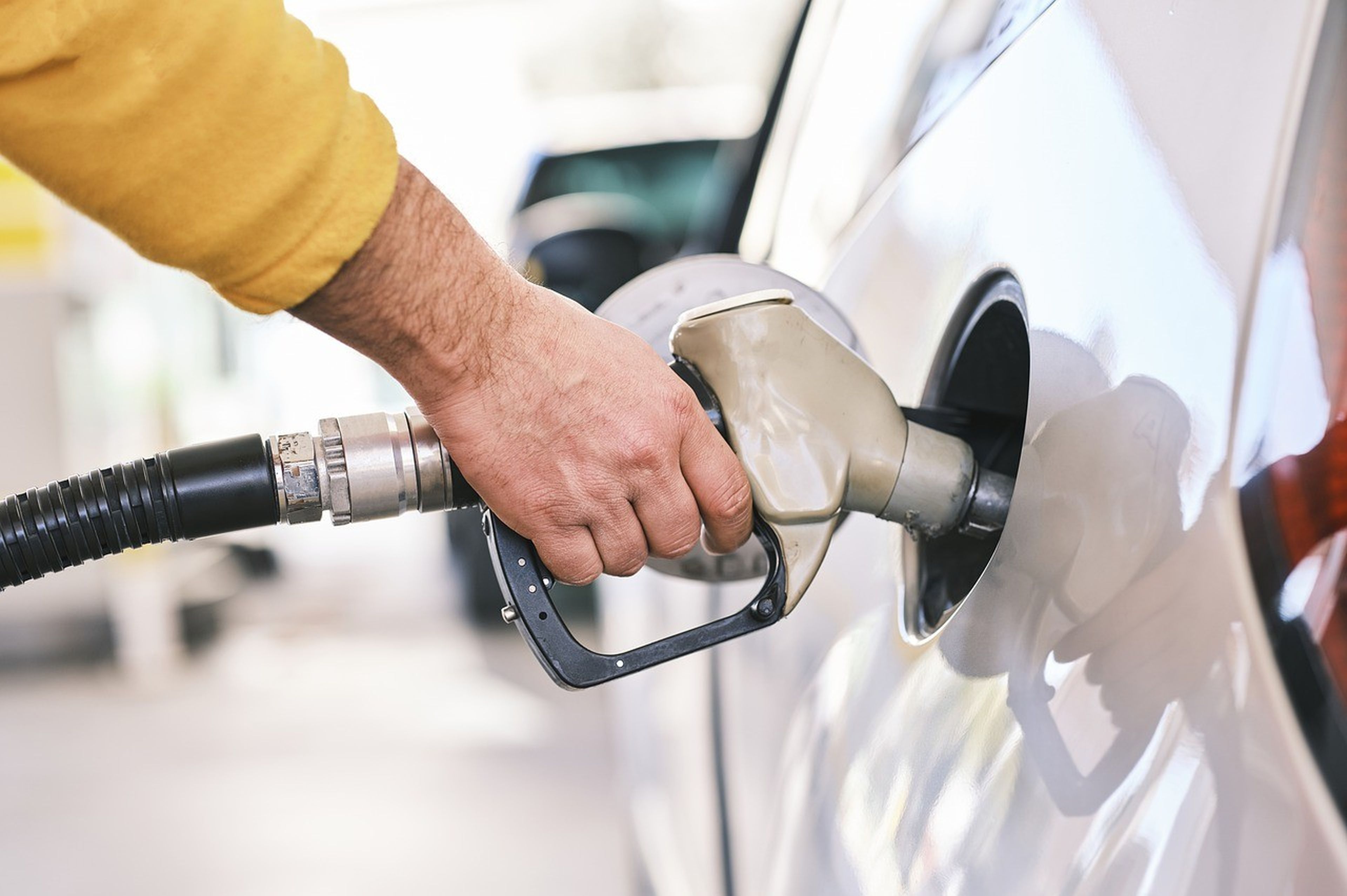 El precio del diésel supera a la gasolina, la culpa es del gas