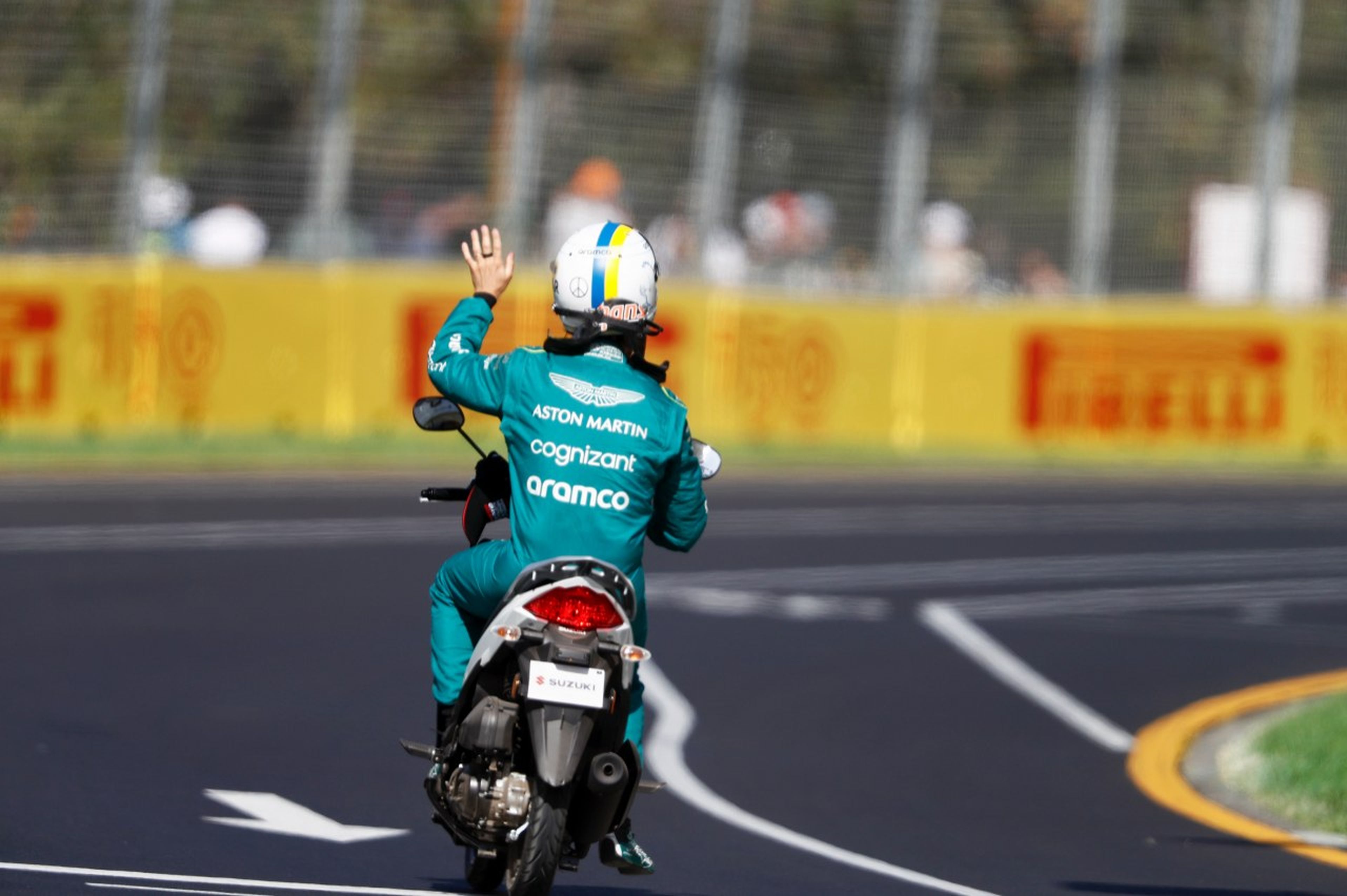Sebastian Vettel en moto en Australia