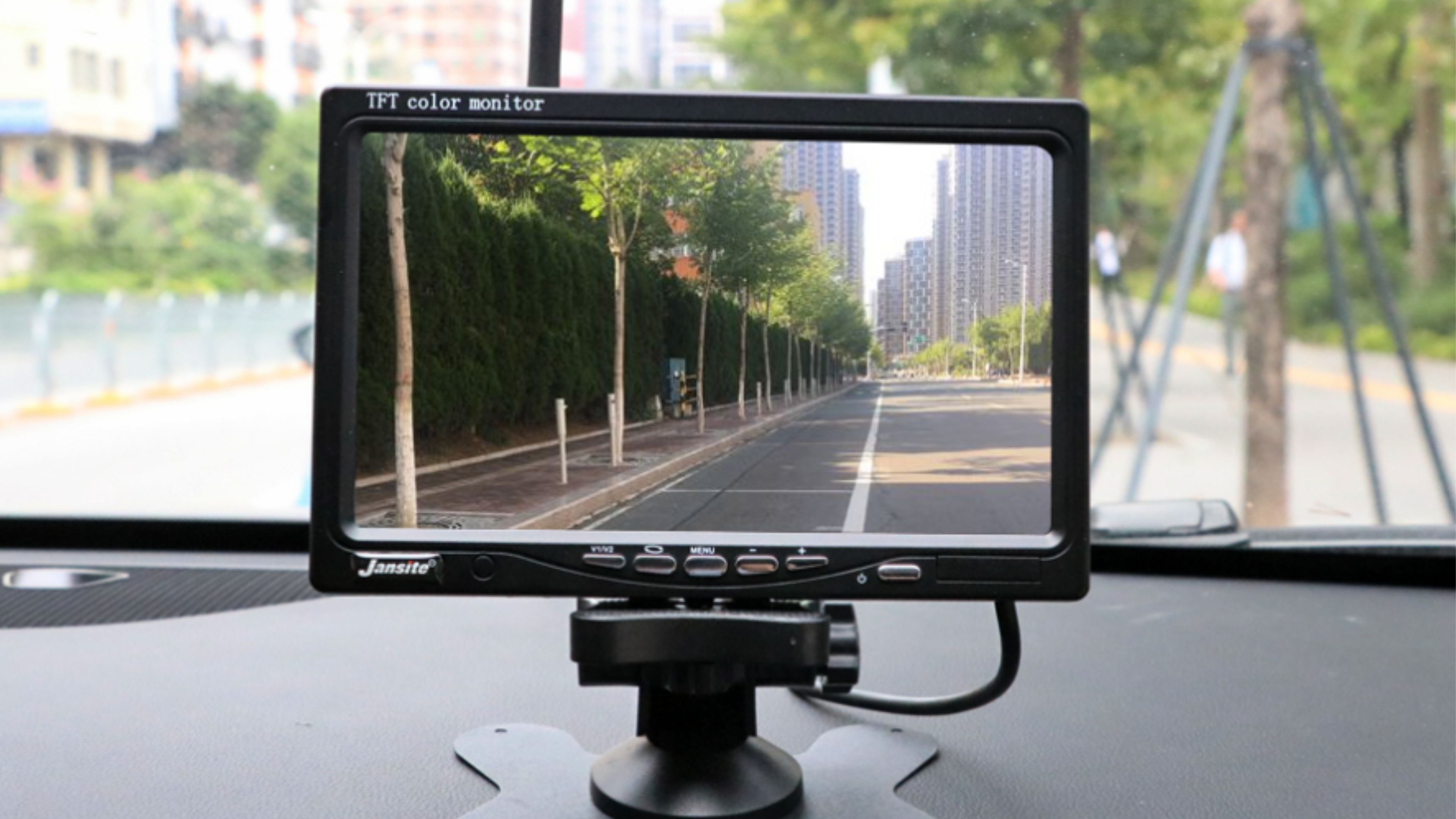 División Contribuyente Dictar Sistema de cámaras para furgoneta o autocaravana con pantalla de 7" por 66€  | Auto Bild España