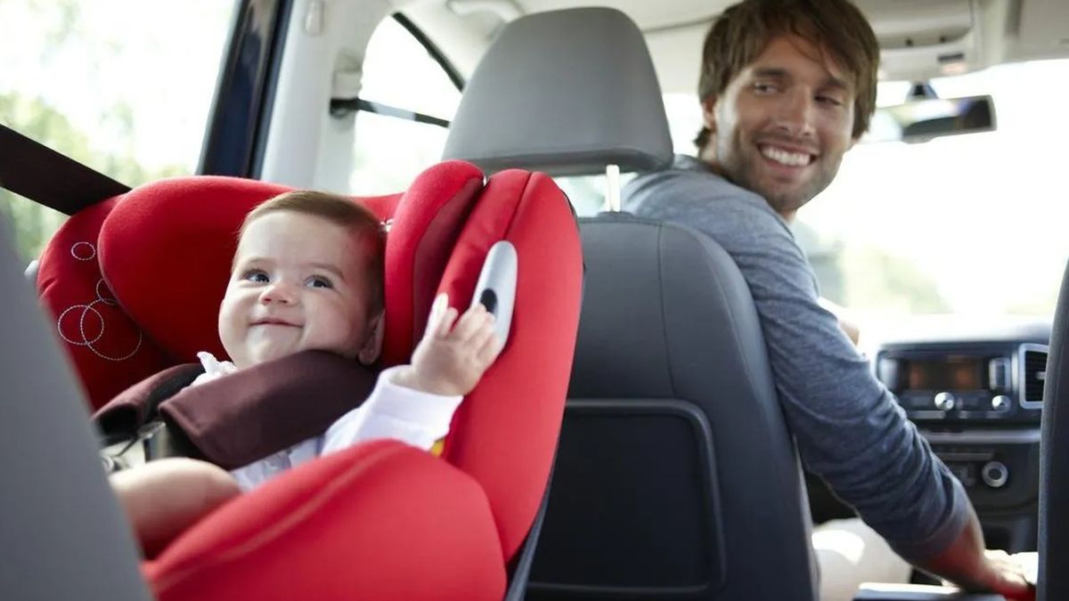 La OCU, contra los alzadores para niños en el coche: No garantizan una  protección suficiente en caso de impacto lateral