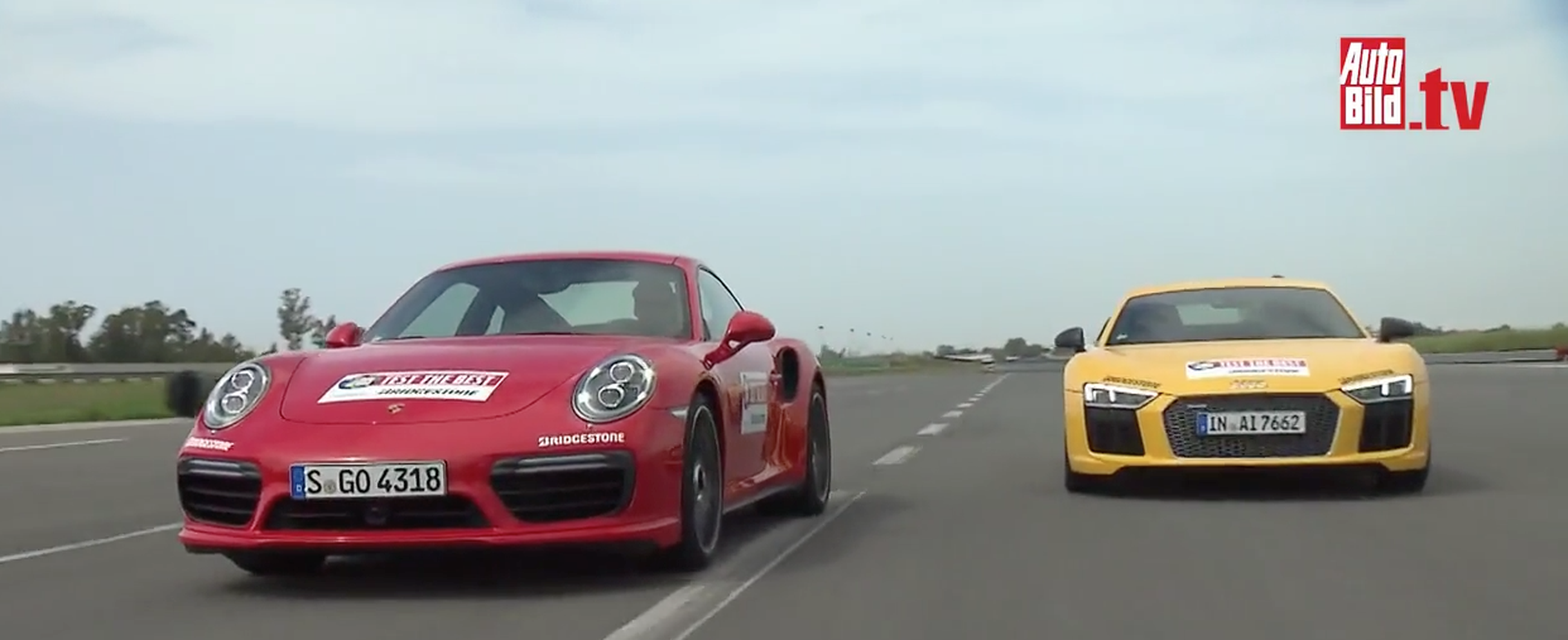 Cara a cara: Porsche 911 Turbo S contra Audi R8 V10