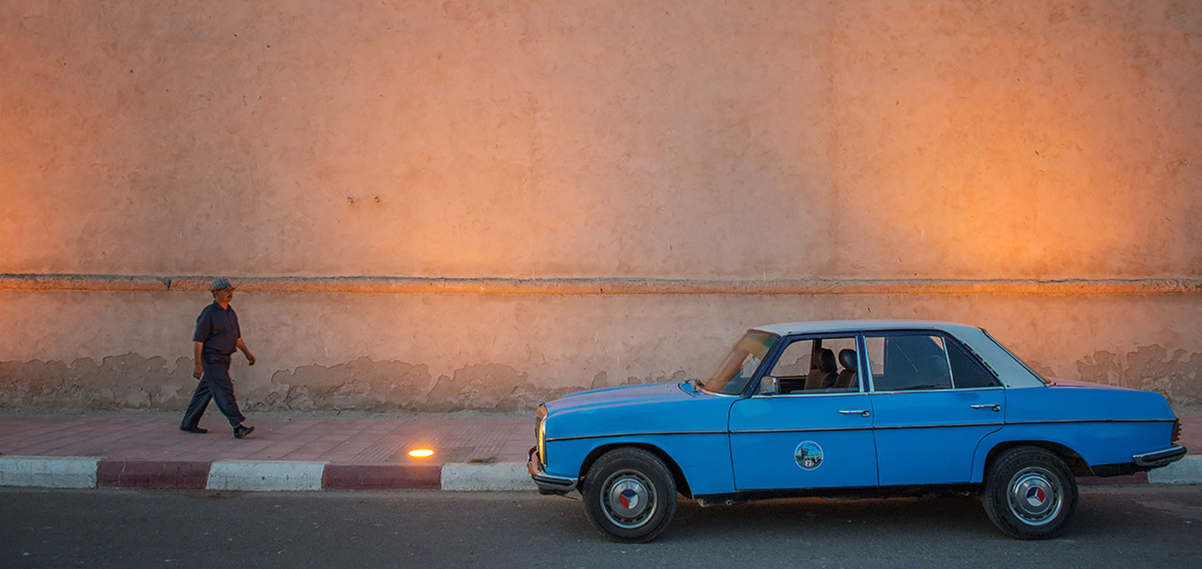 La historia de amor de Mercedes-Benz es un taxista marroquí
