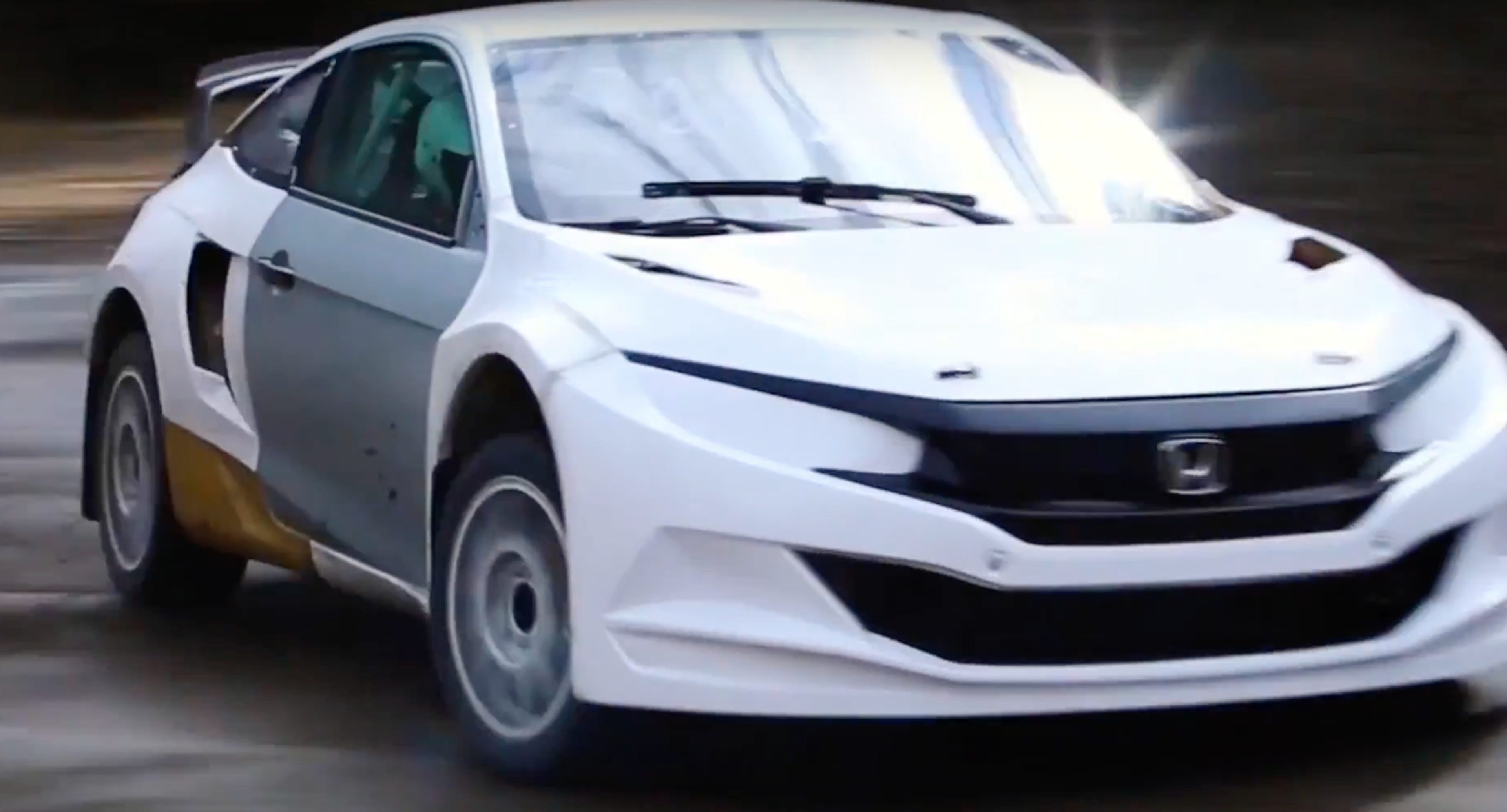 El Honda Civic de Rallycross es una realidad y ¡un flipe!