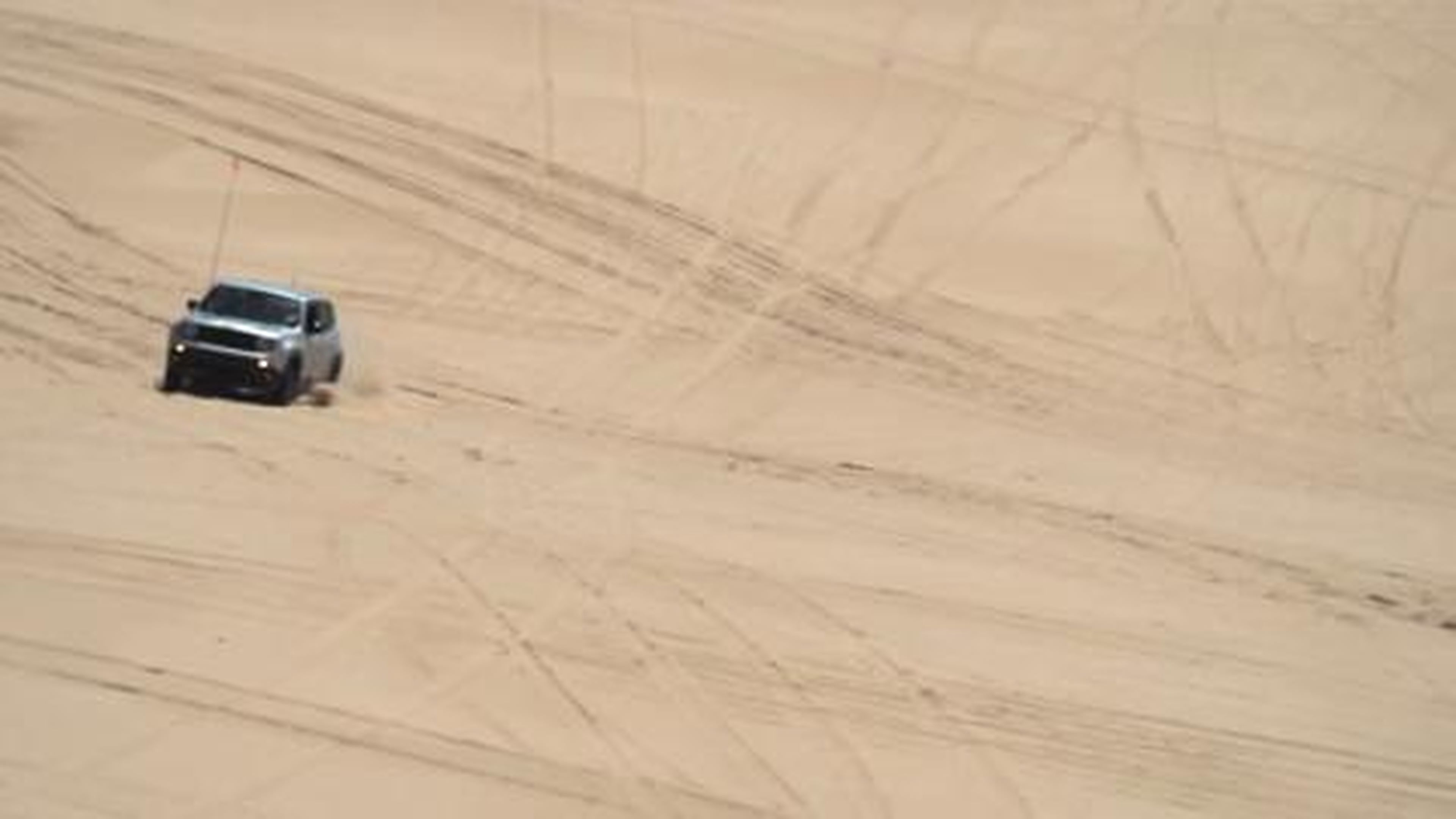 Jeep Renegade Surfeando por las dunas