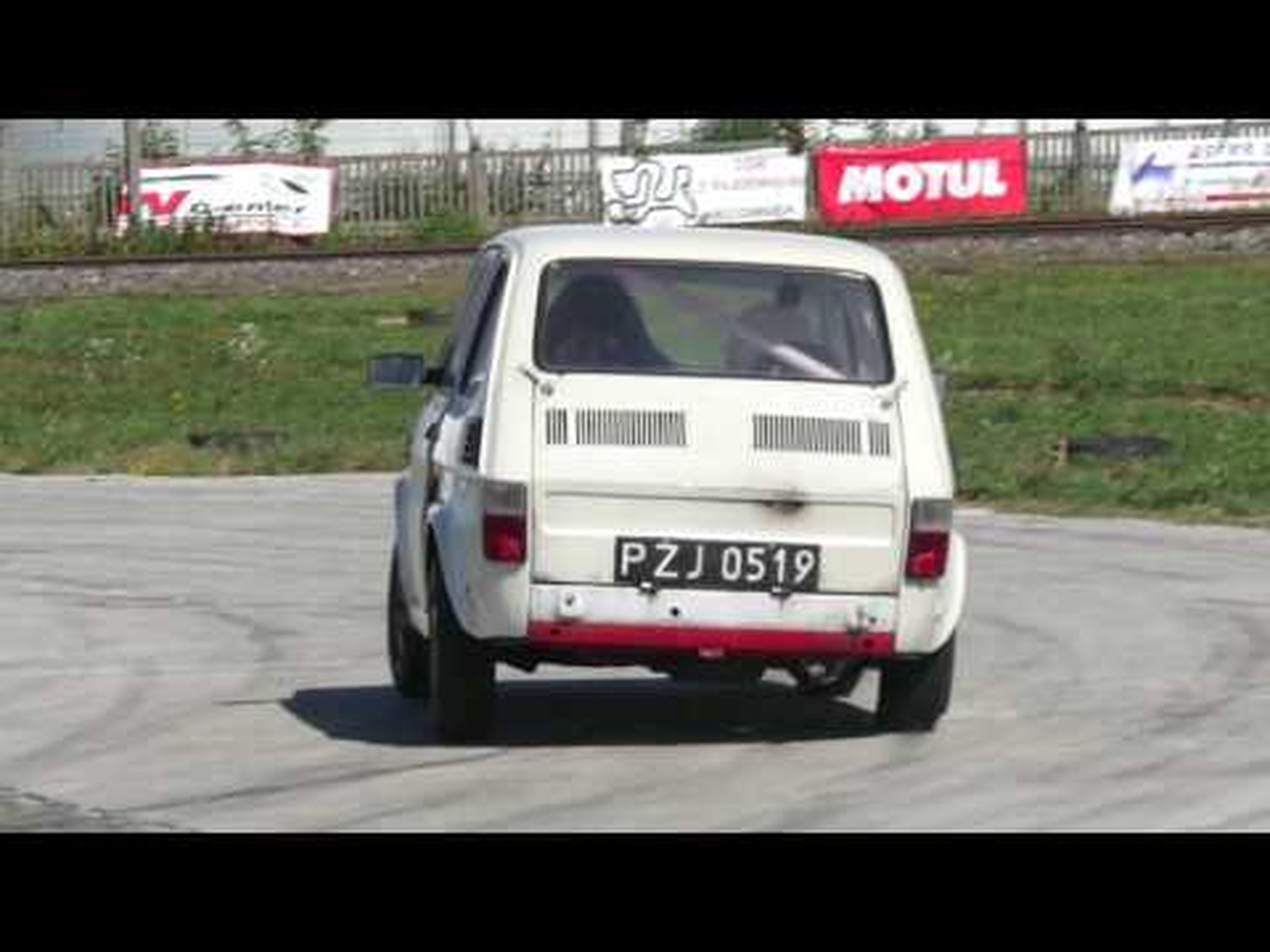 Maluch w Maluchu - 4,5 years old boy is driving Fiat 126p on the track
