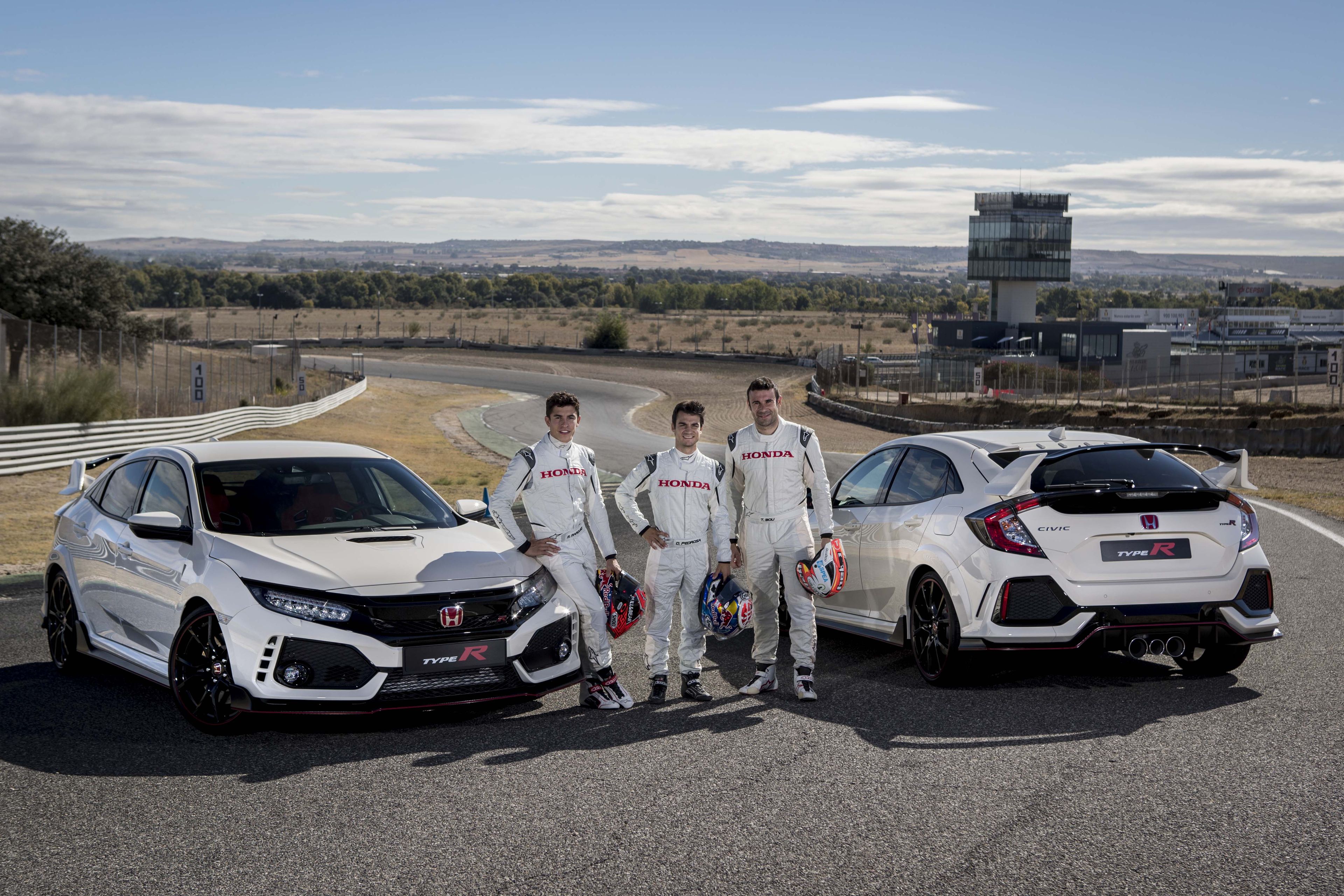 Márquez, Pedrosa y Bou reciben sus Honda Civic Type R