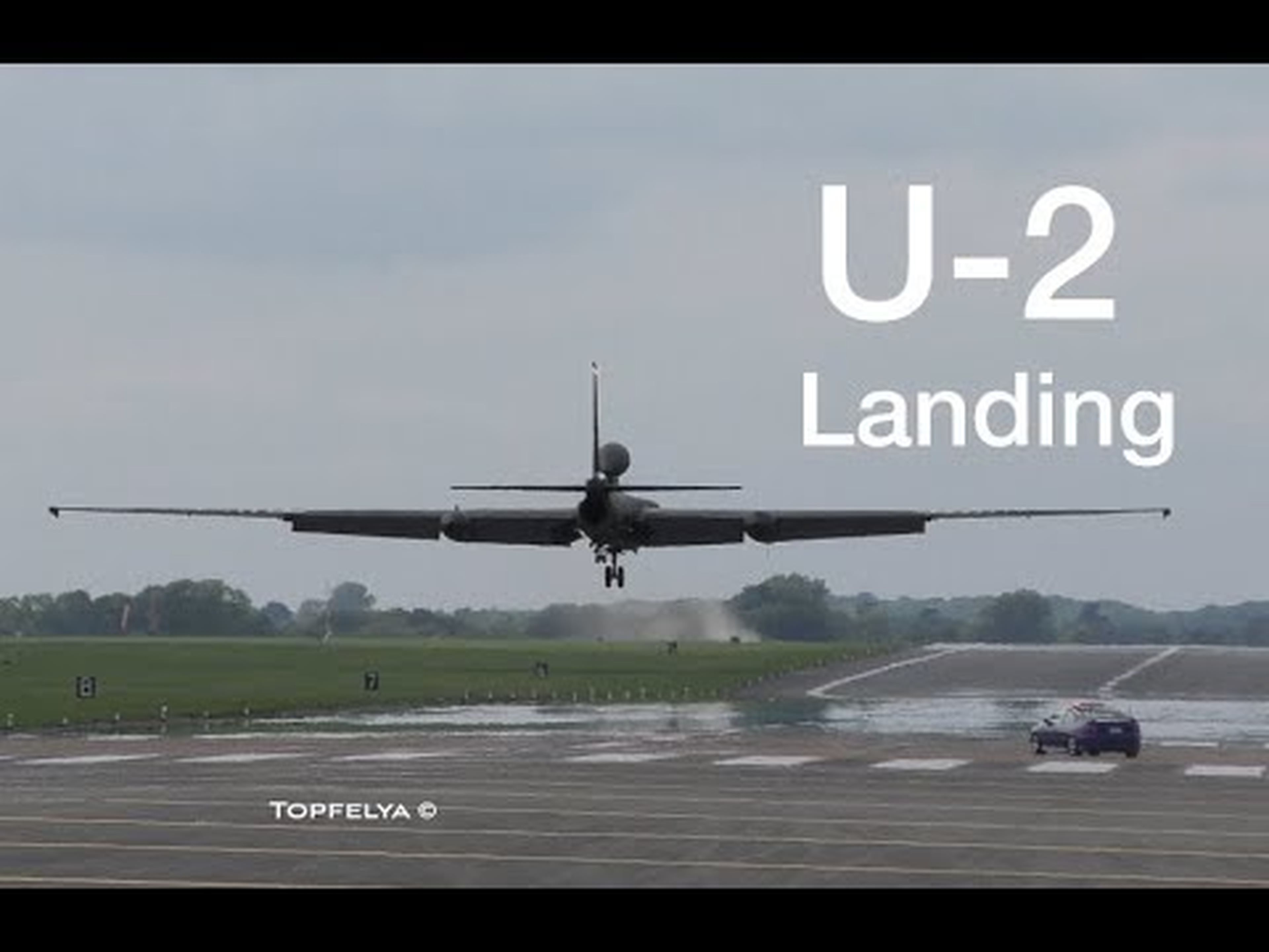 Most difficult airplane to land ! U2 spy plane impressive soft landing and chased by powerful car