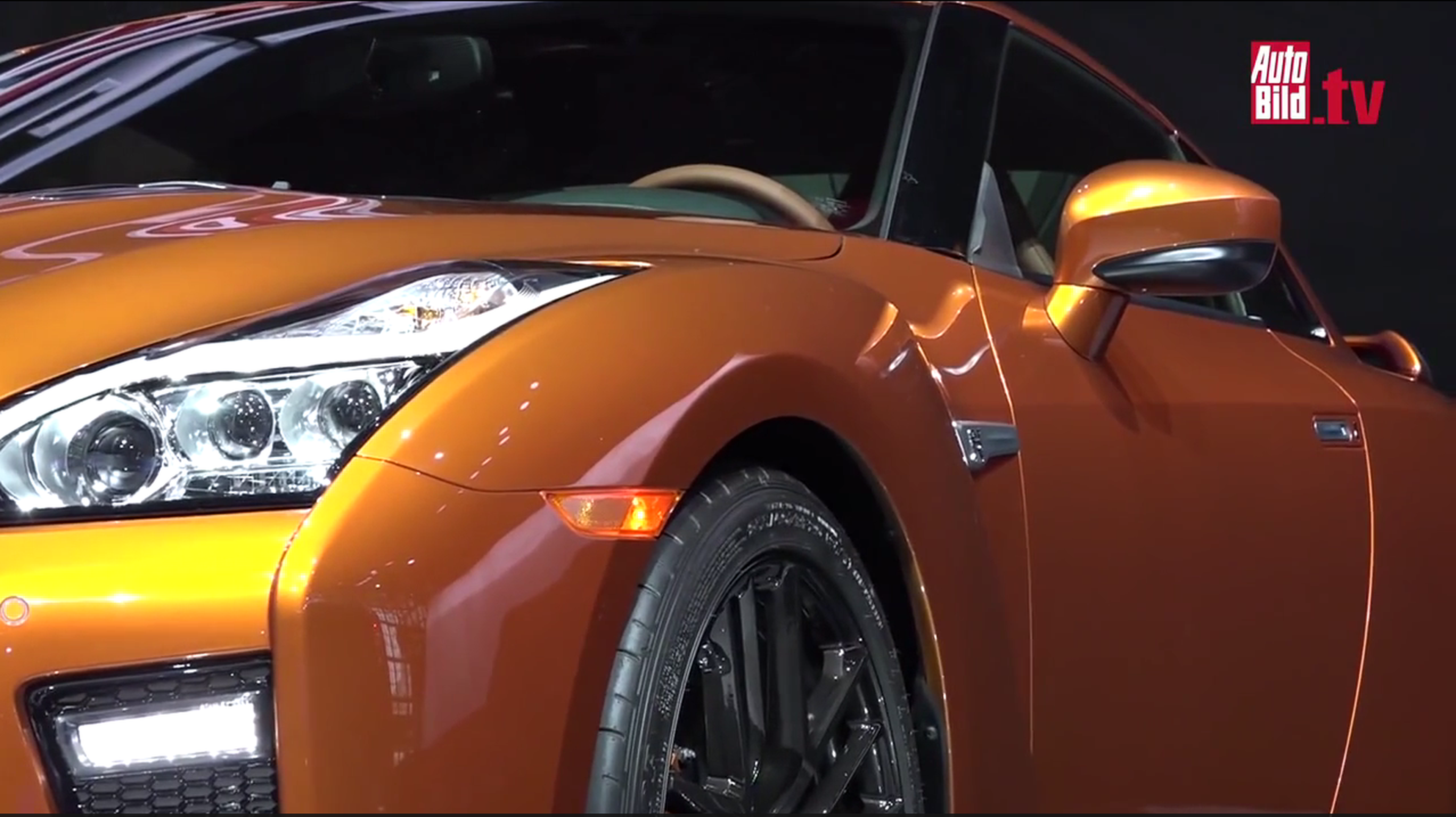 Nissan GT-R 2017: exterior más afilado e interior moderno