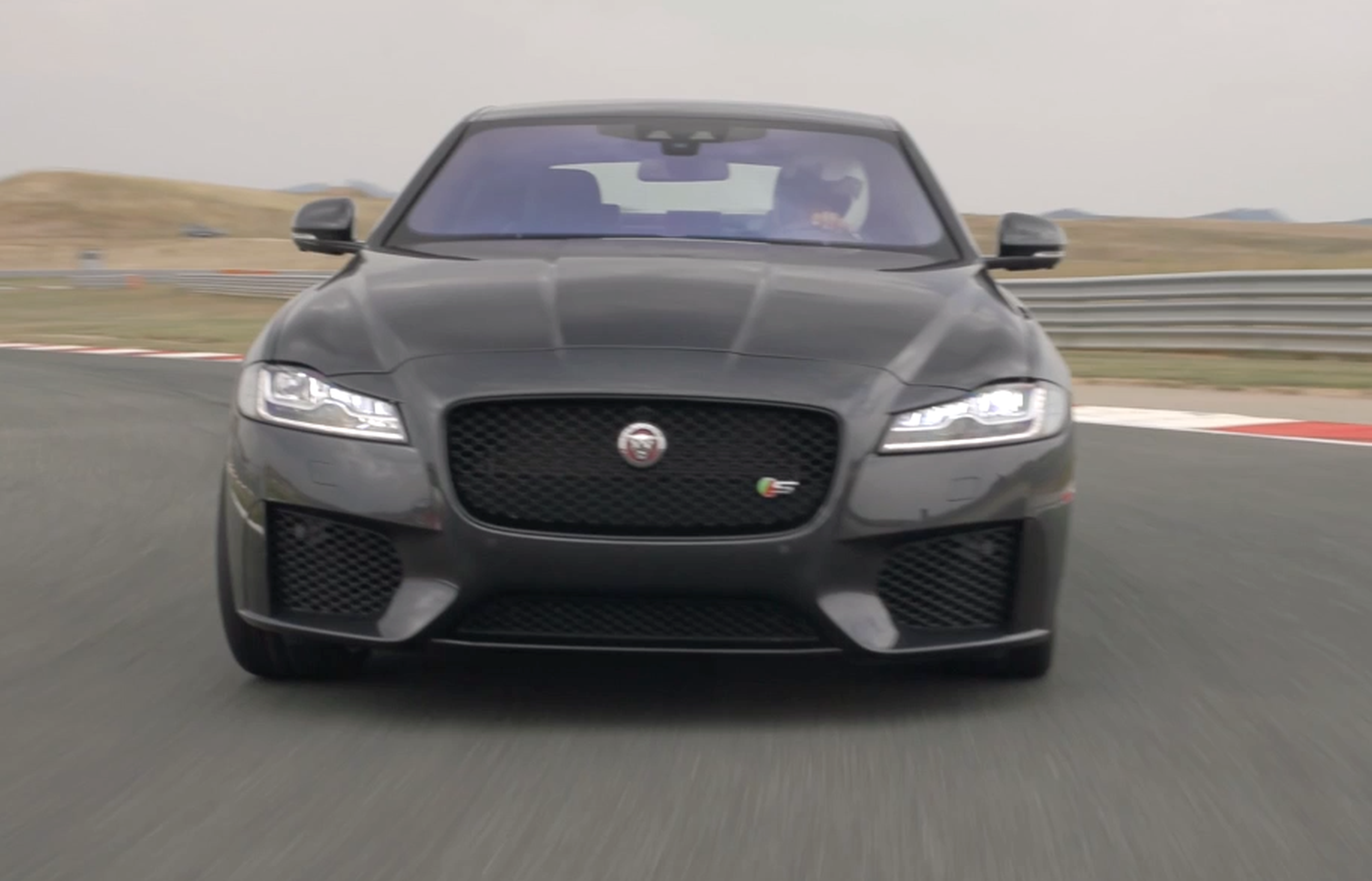 Nuevo Jaguar XF 2015