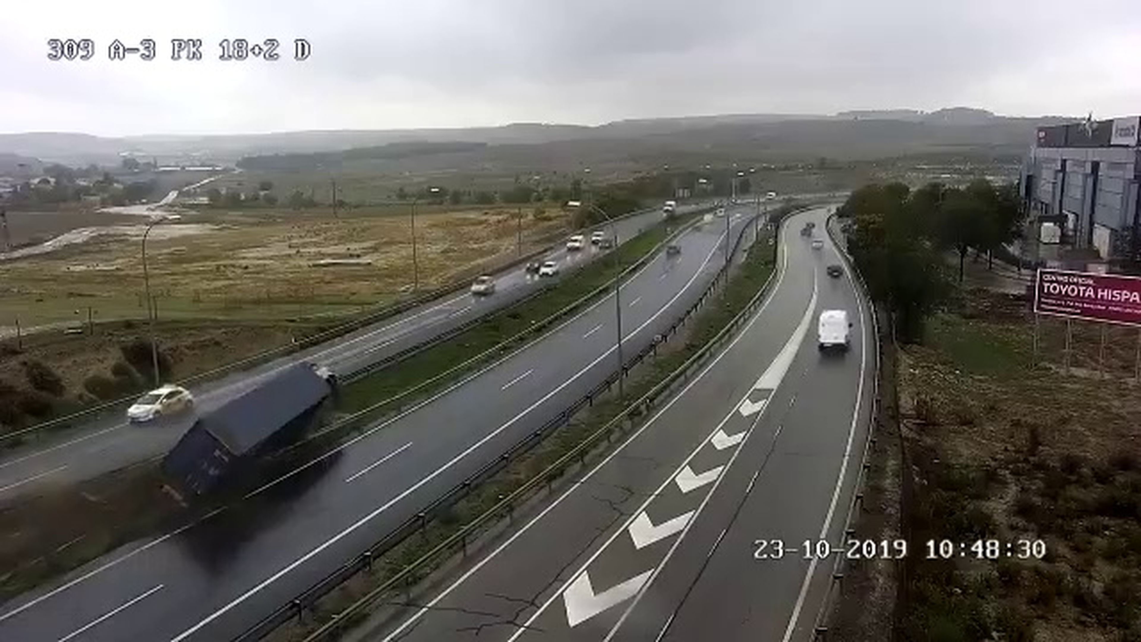 VÍDEO: los accidentes de camiones que han captado las cámaras de la DGT y que se quieren evitar