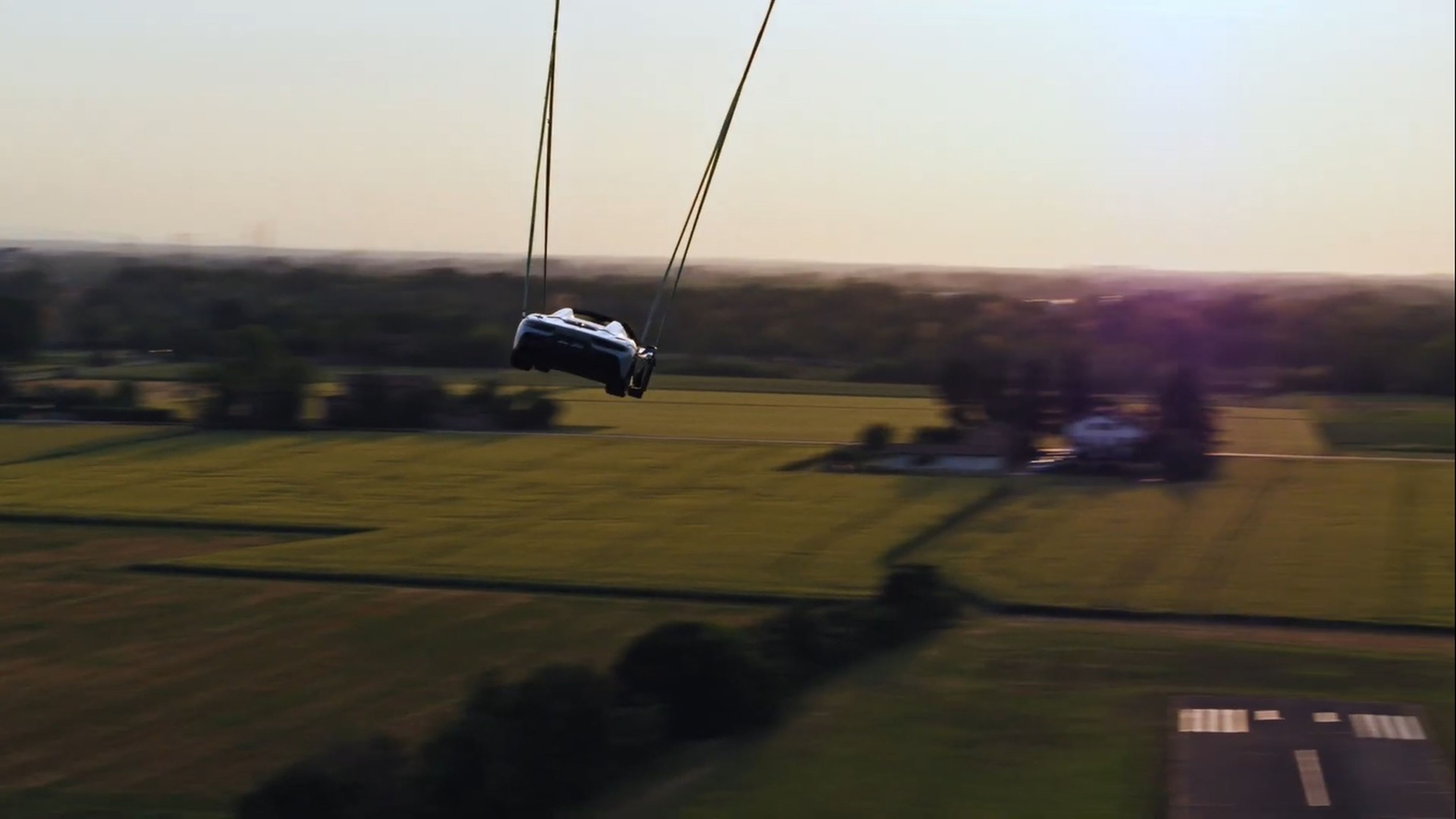 VÍDEO: Así aterrizó en Módena el Maserati MC20 Cielo