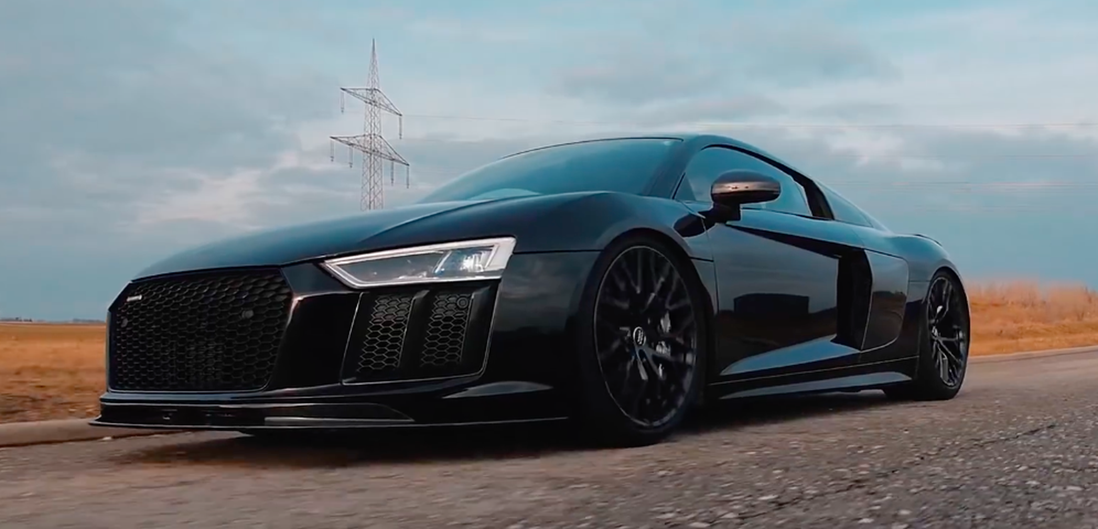 VÍDEO: Un Audi R8 V10 con escapes preparados... ¡sube el volumen!