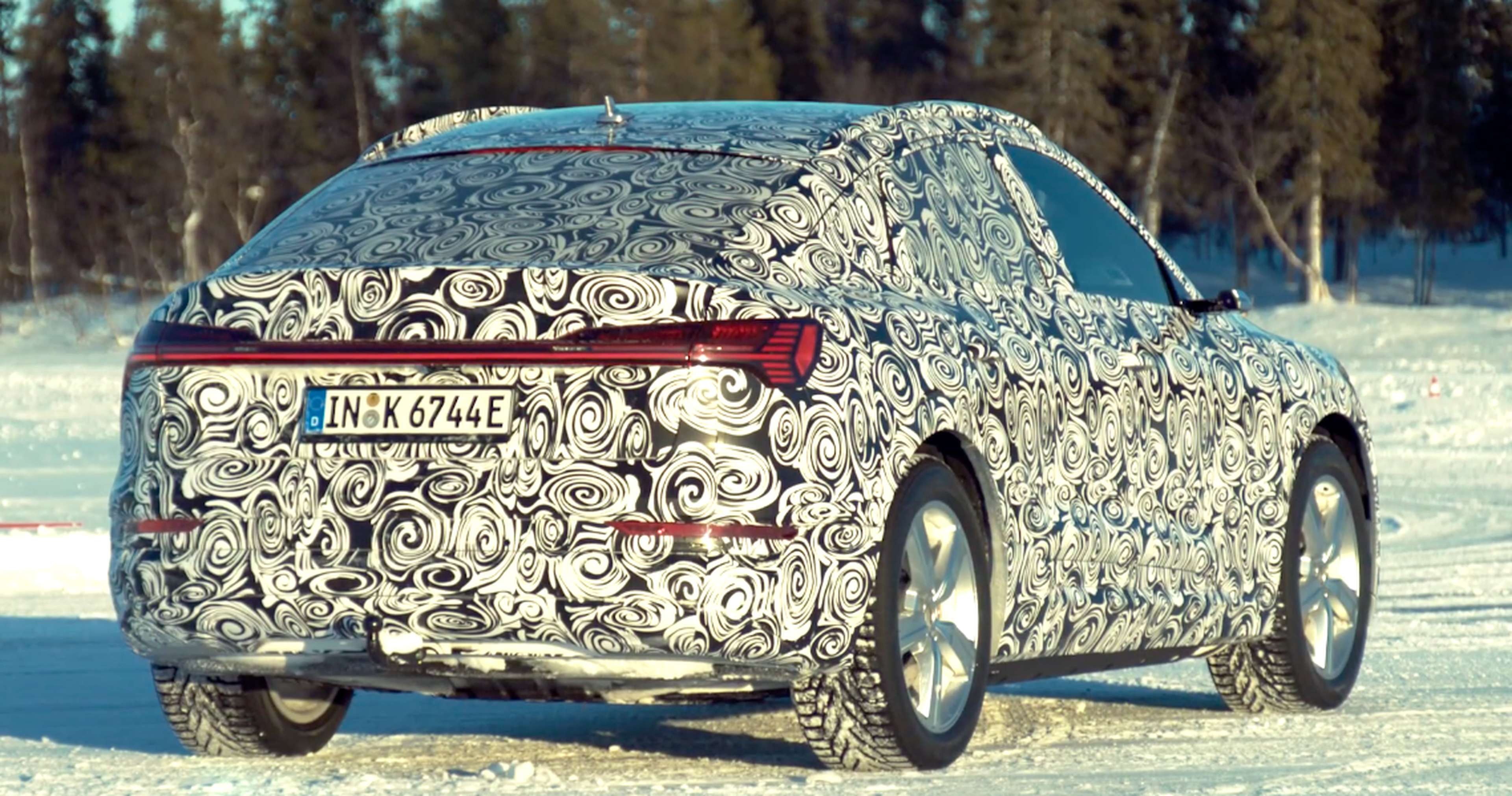 VÍDEO: El Audi e-tron Sportback se pone a prueba en hielo