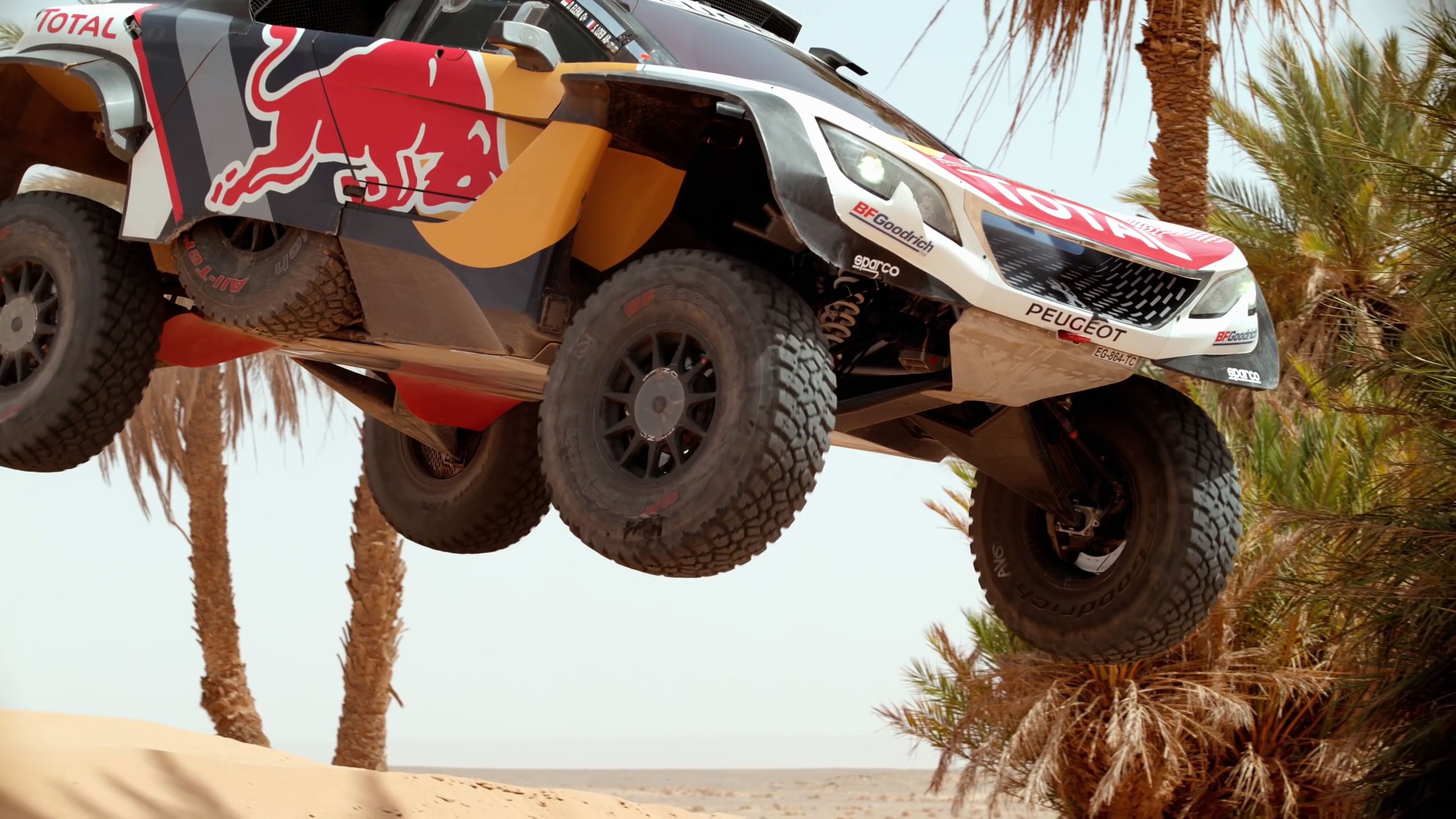 VÍDEO: La batalla del desierto con el Peugeot 3008 DKR Maxi