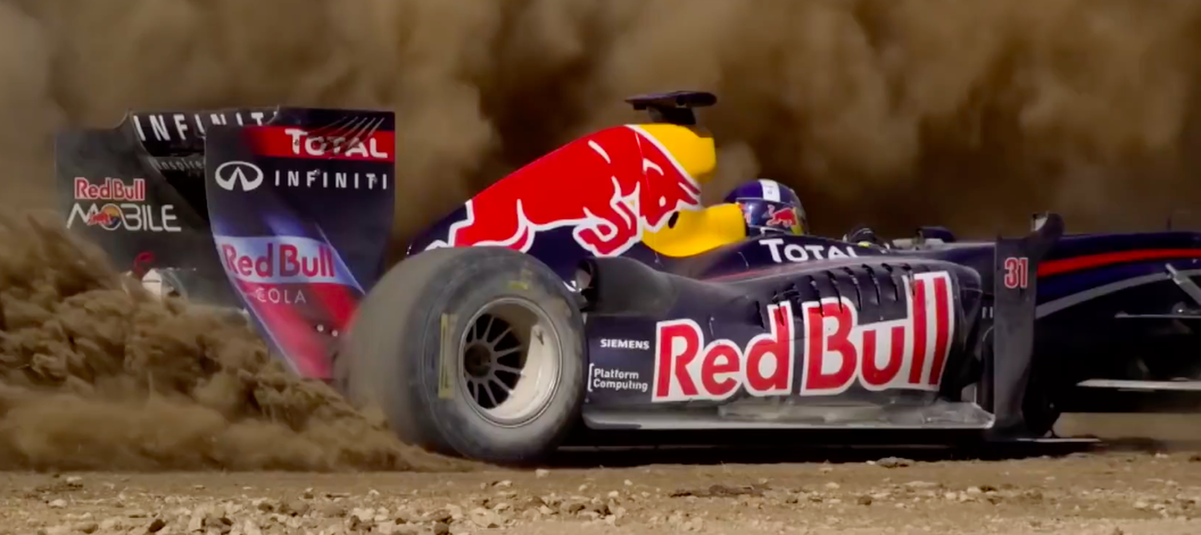 VÍDEO: Benditas locuras de Red Bull con su F1... Mira todos los sitios en los que ha estado
