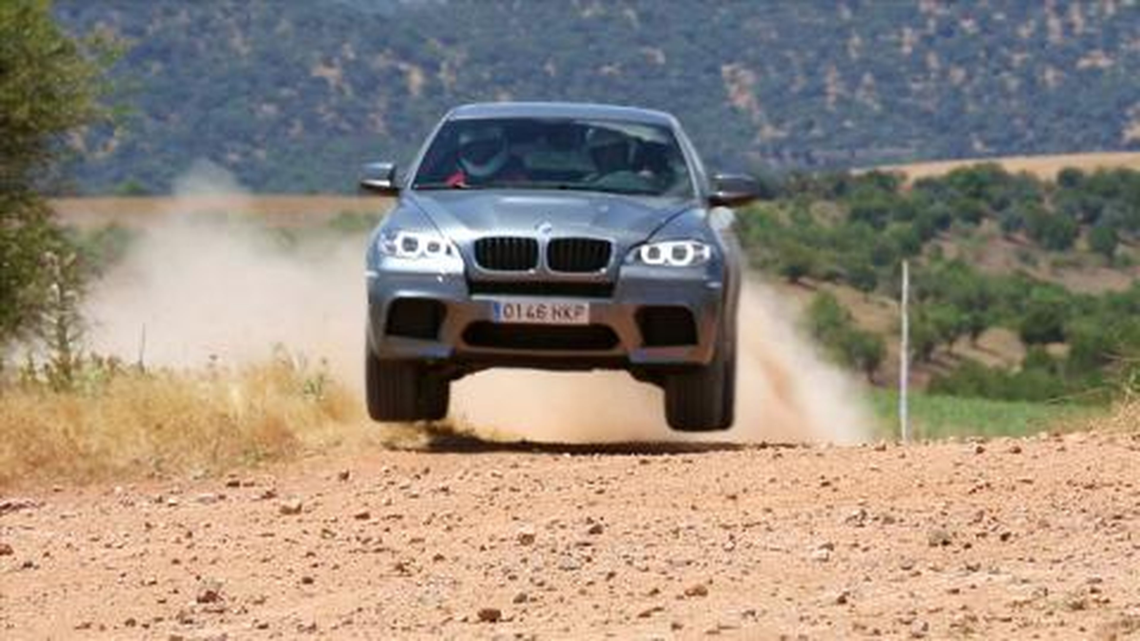 Vídeo: BMW X6 M sobre tierra