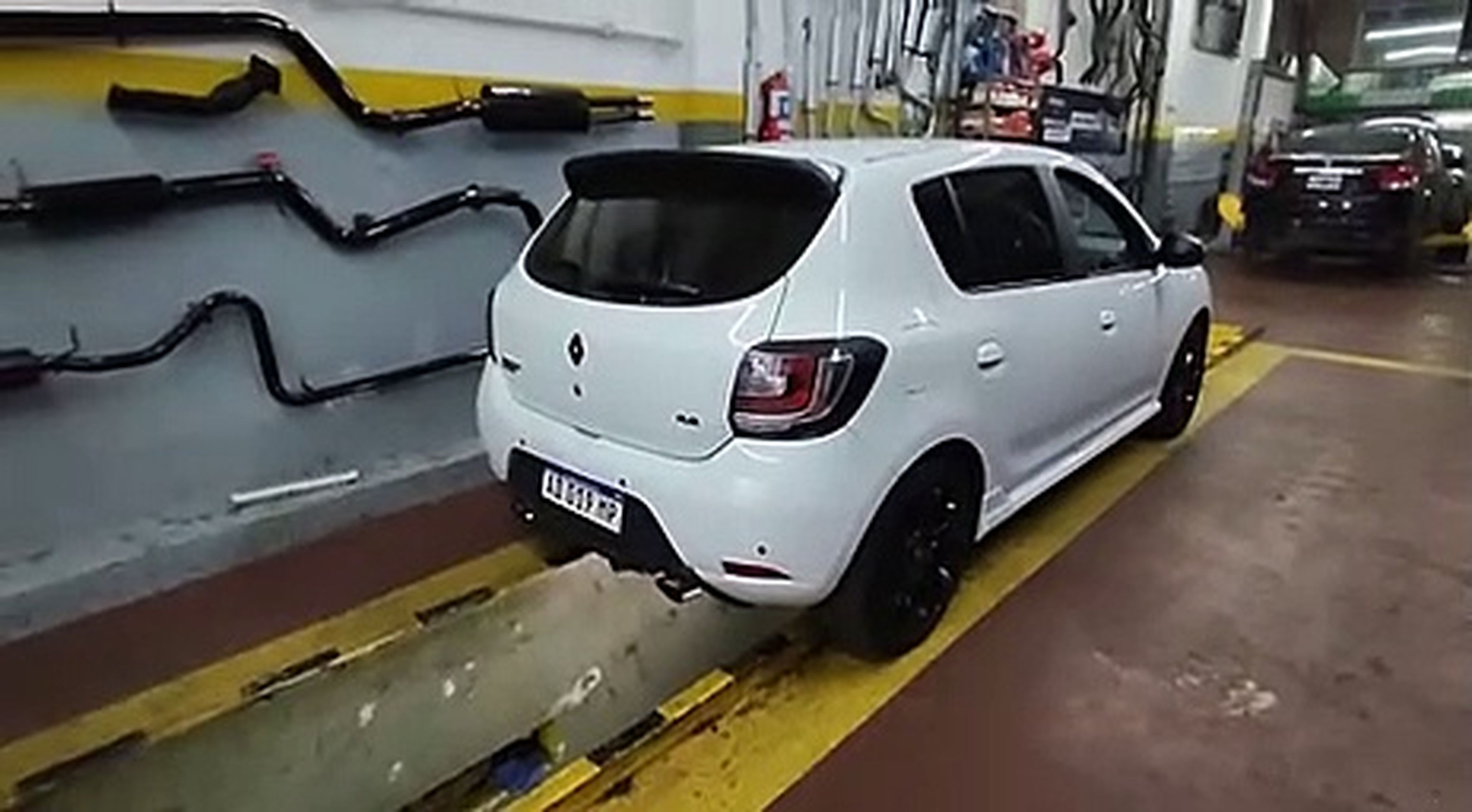 VÍDEO: Brutal como suena este Dacia Sandero RS, ¿qué os parece?