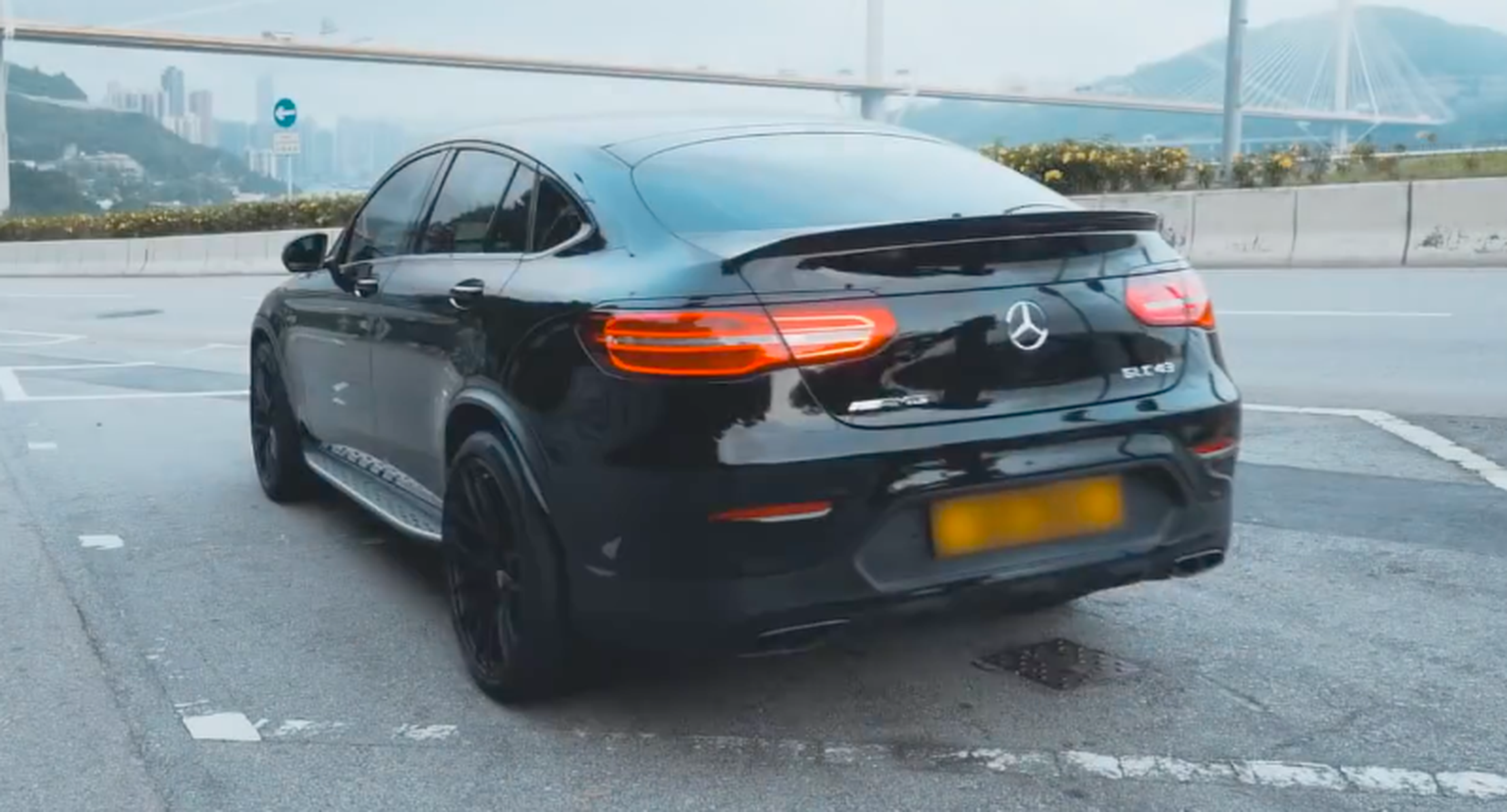 VÍDEO: Así de brutal suena este Mercedes AMG GLC43 Coupé con salidas Armytrix