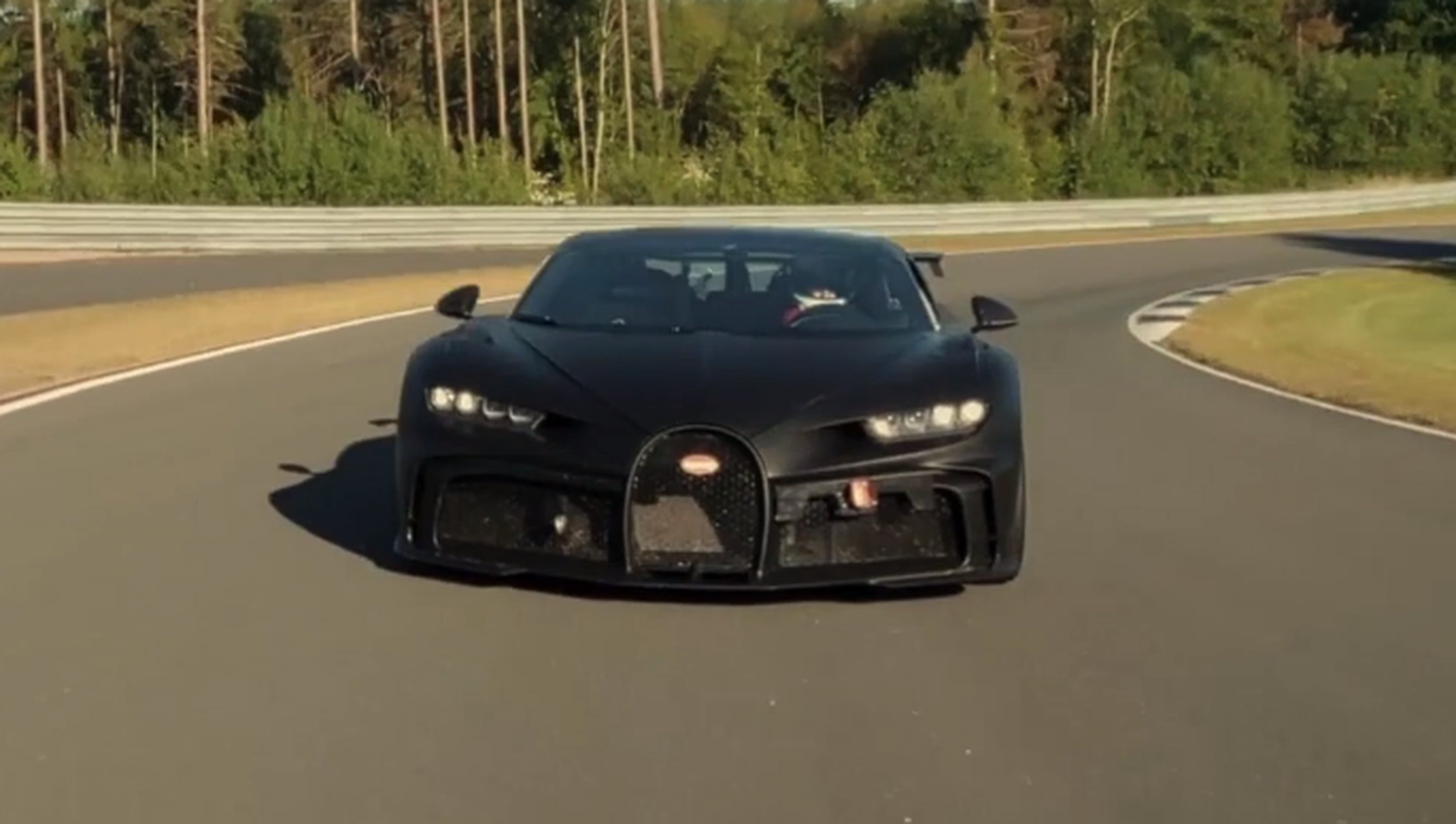 VÍDEO: el Bugatti Chiron Pur Sport y sus 1.500 CV al límite en el Bilster Berg