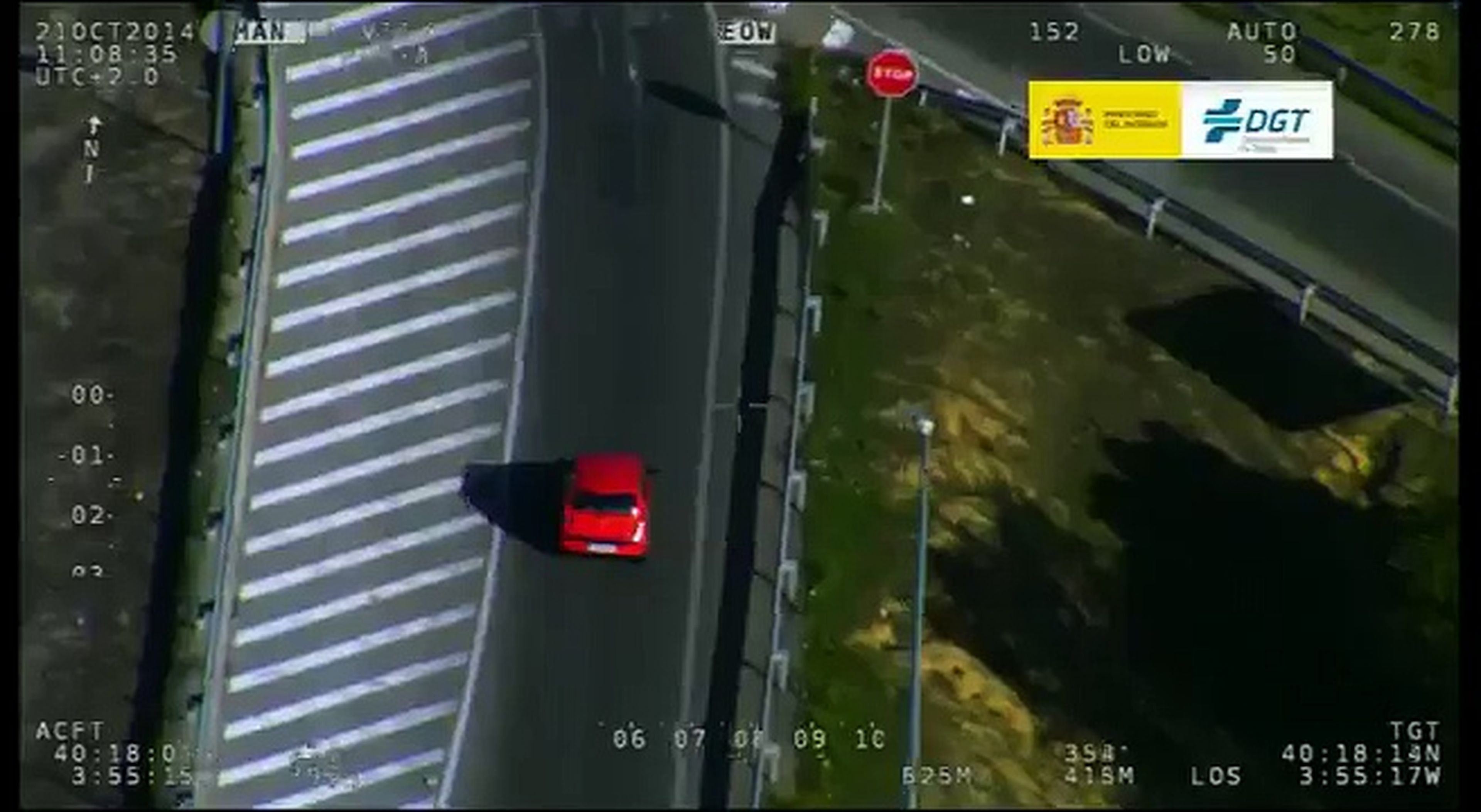 VÍDEO: un coche se salta un stop y provoca un accidente